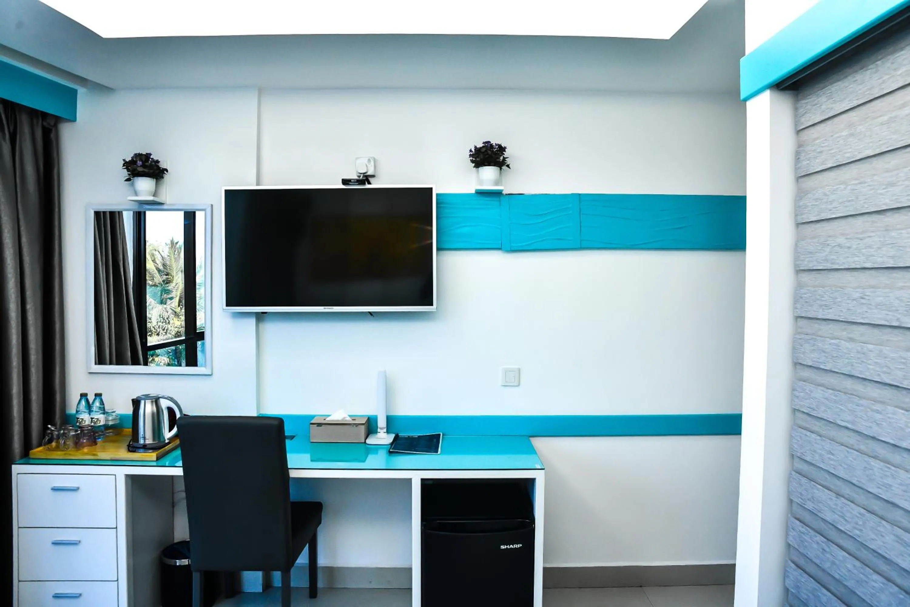 TV and multimedia in The Hive Beach