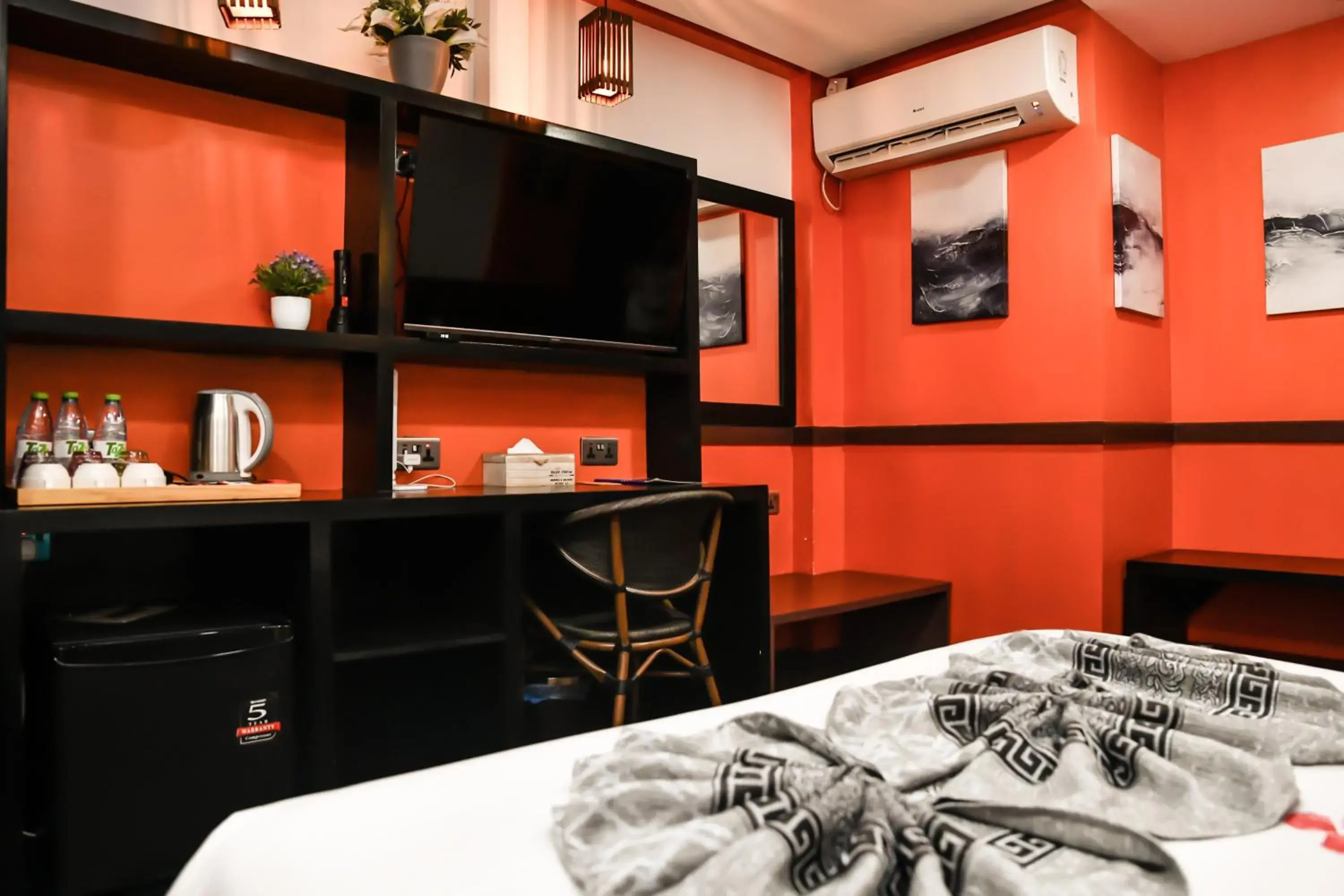 Deluxe Triple Room - single occupancy in The Hive Beach Deluxe Triple Room - single occupancy in The Hive Beach