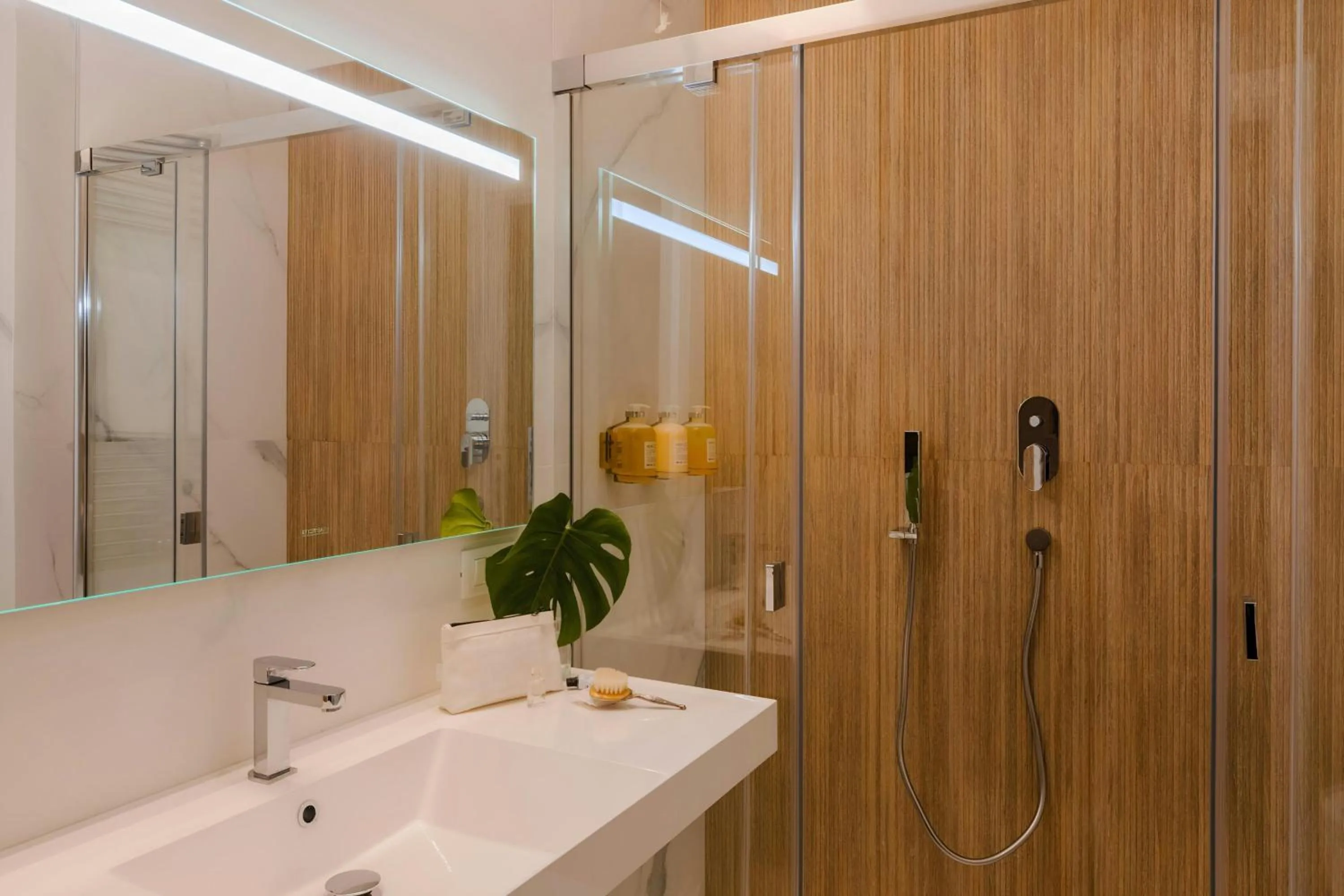 Bathroom in Sonder by Marriott Bonvoy Antinoo Apartments Piazza del Parlamento