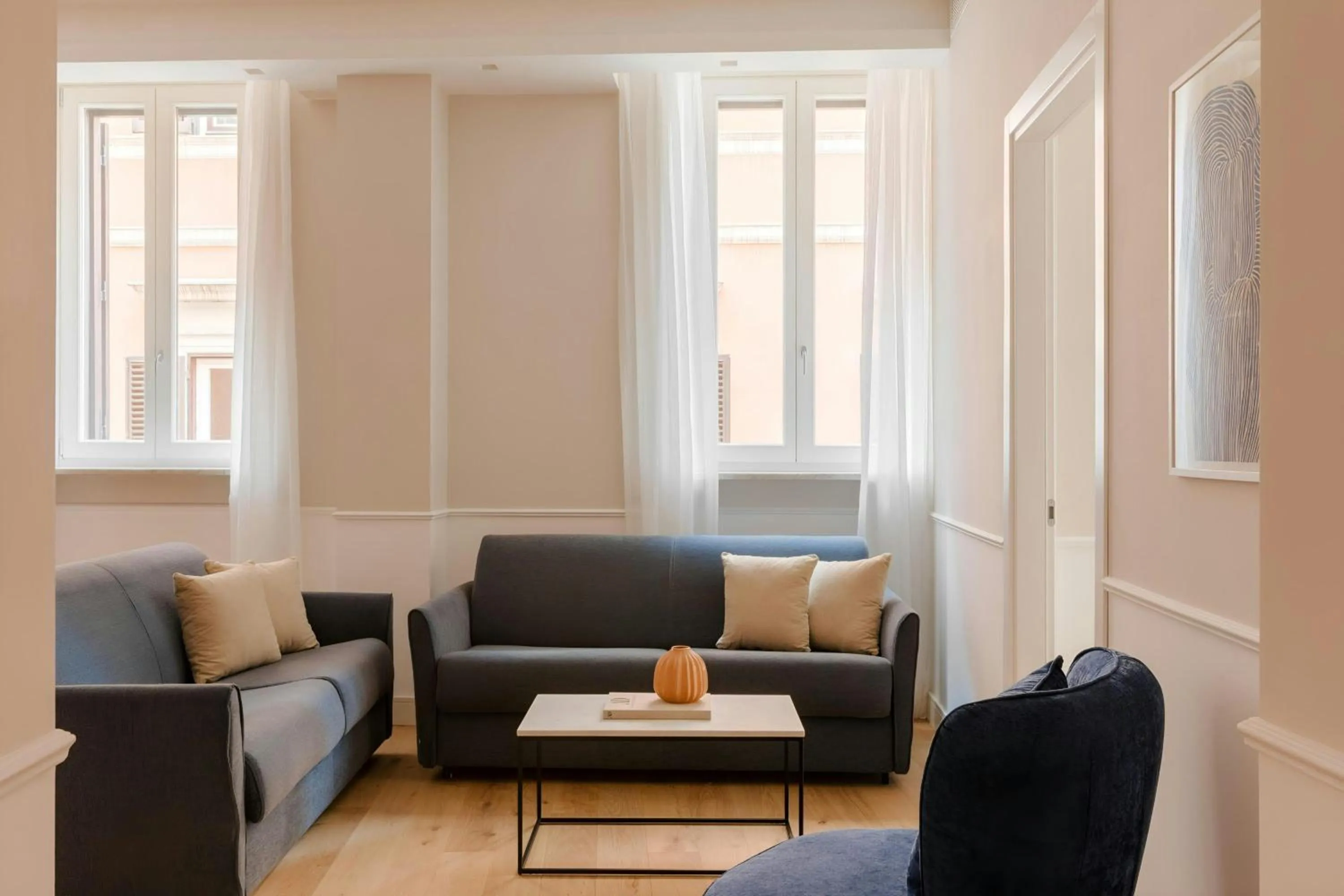 Living room in Sonder by Marriott Bonvoy Antinoo Apartments Piazza del Parlamento