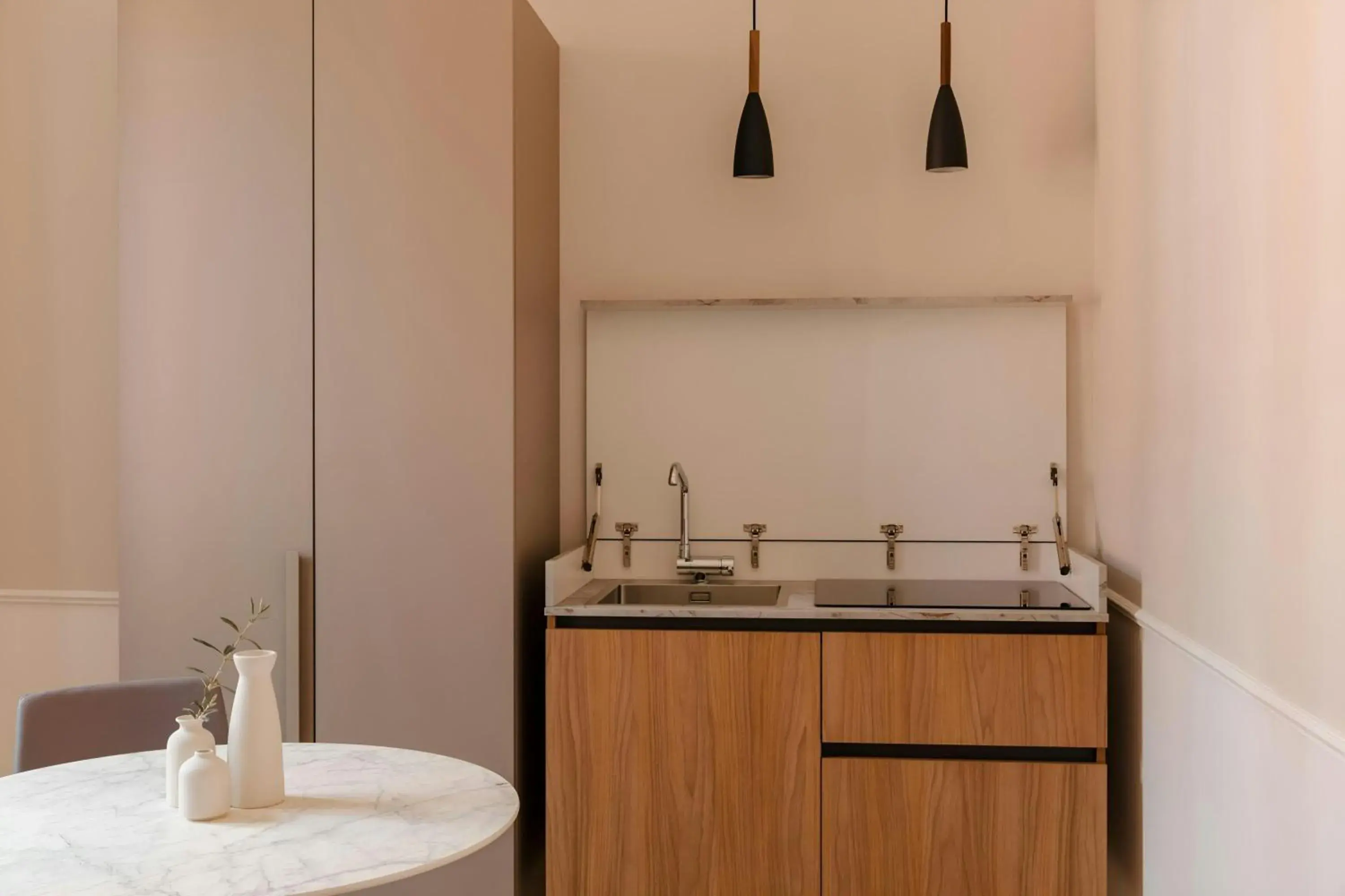 Suite with Queen Bed and Sofa Bed in Sonder by Marriott Bonvoy Antinoo Apartments Piazza del Parlamento Suite with Queen Bed and Sofa Bed in Sonder by Marriott Bonvoy Antinoo Apartments Piazza del Parlamento