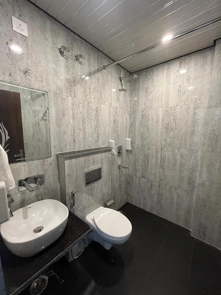 Shower in HOG - House of Gypsy