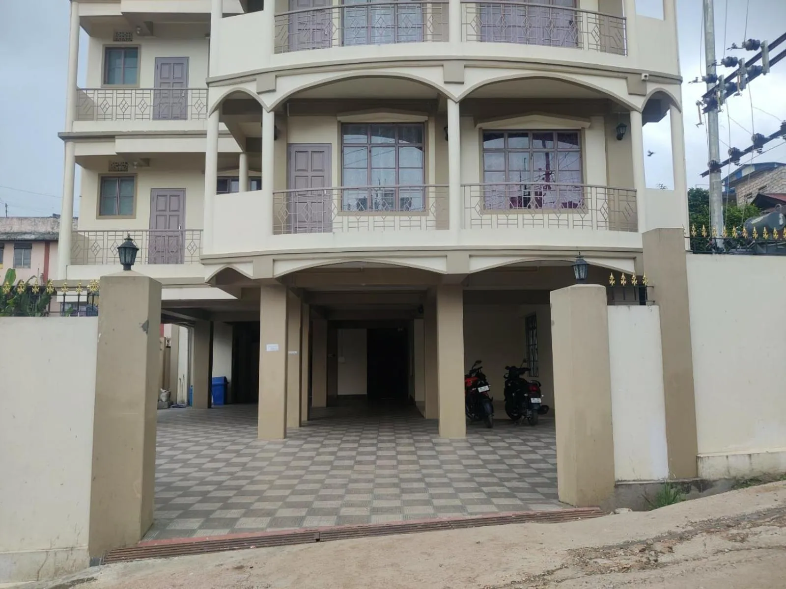 Parking in Magvaris Comfort Inn