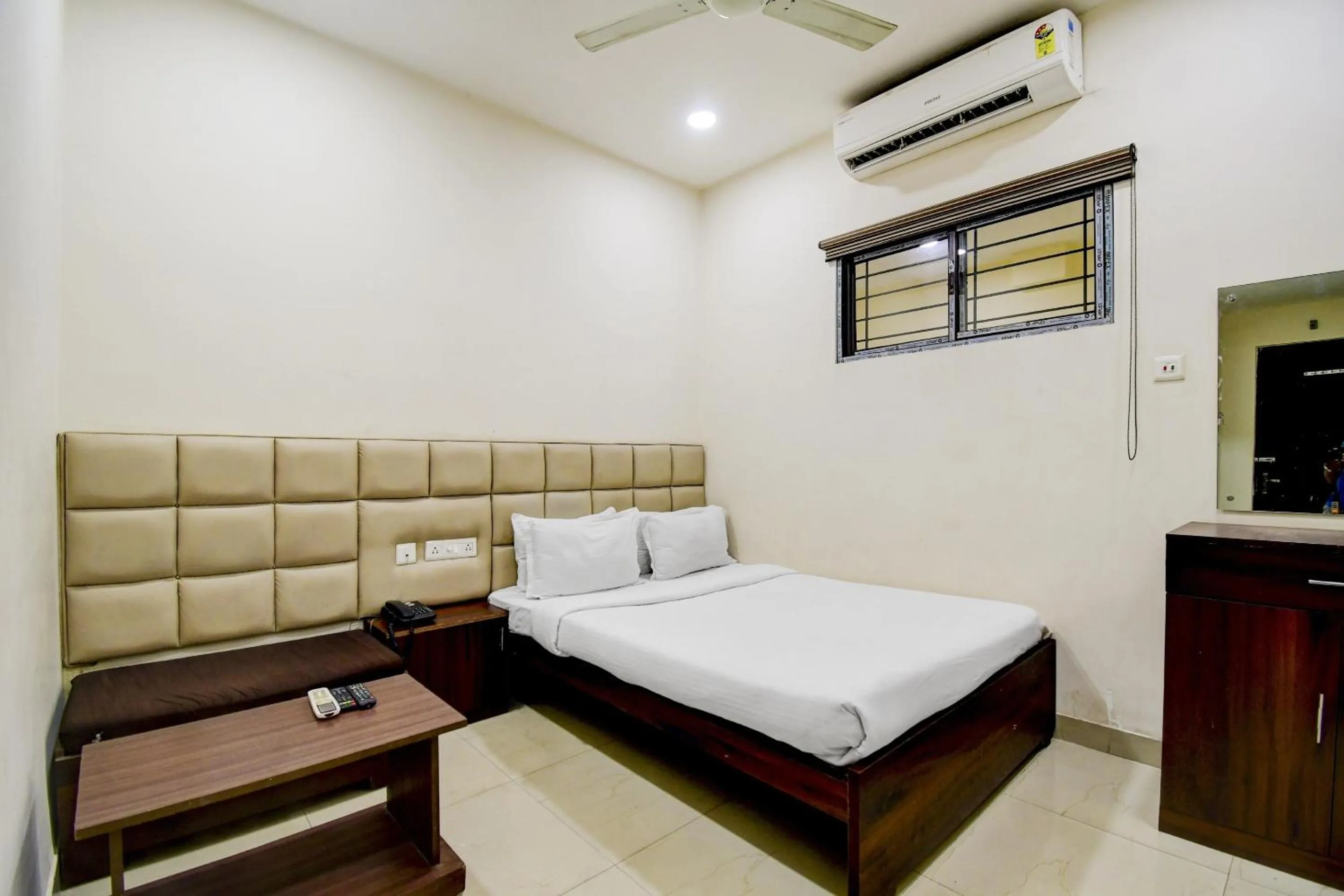 Bedroom, Bed in Hotel O Kyd Guest House