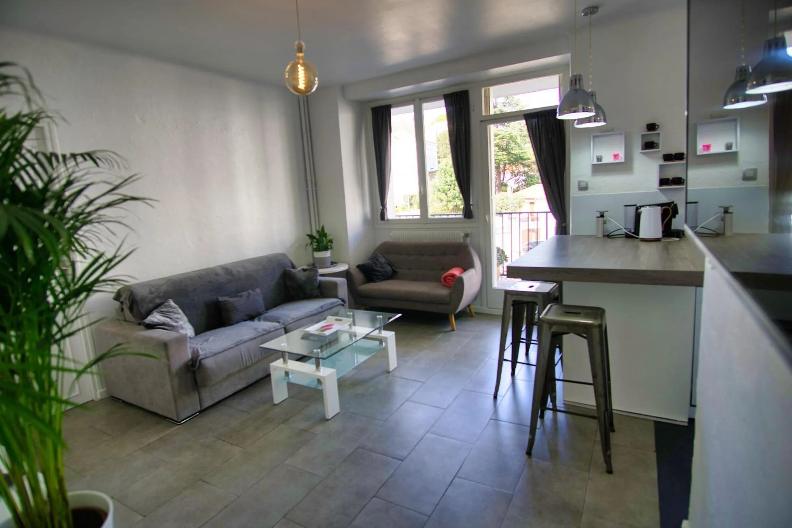 Communal lounge/ TV room in Ref SELV -Palmes d'Or Properties