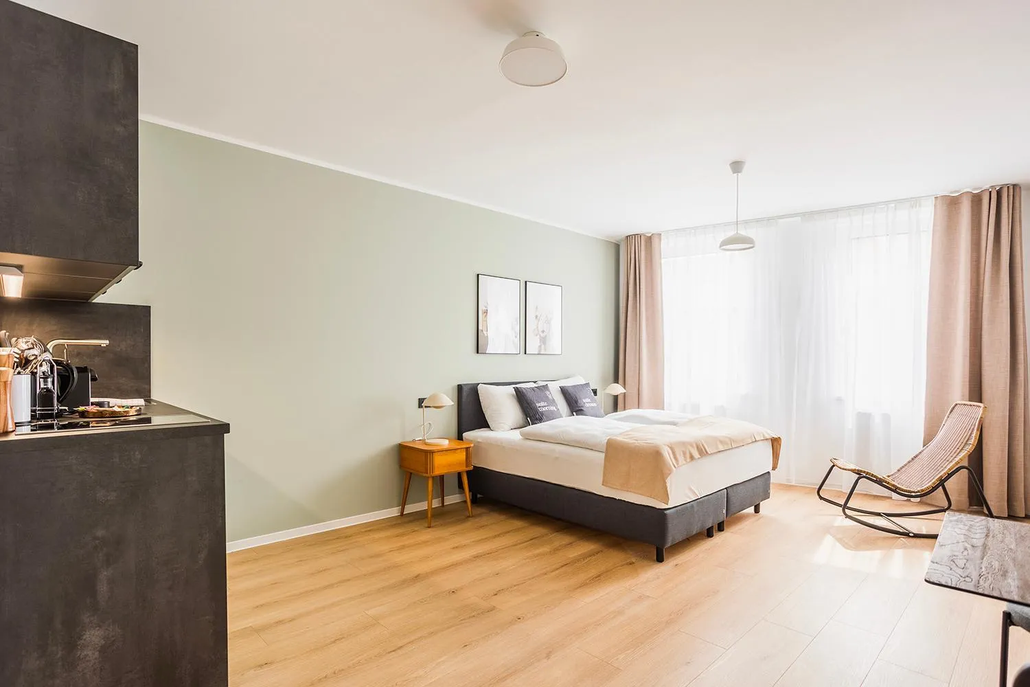 Photo of the whole room, Bed in Limehome Villach Hauptplatz