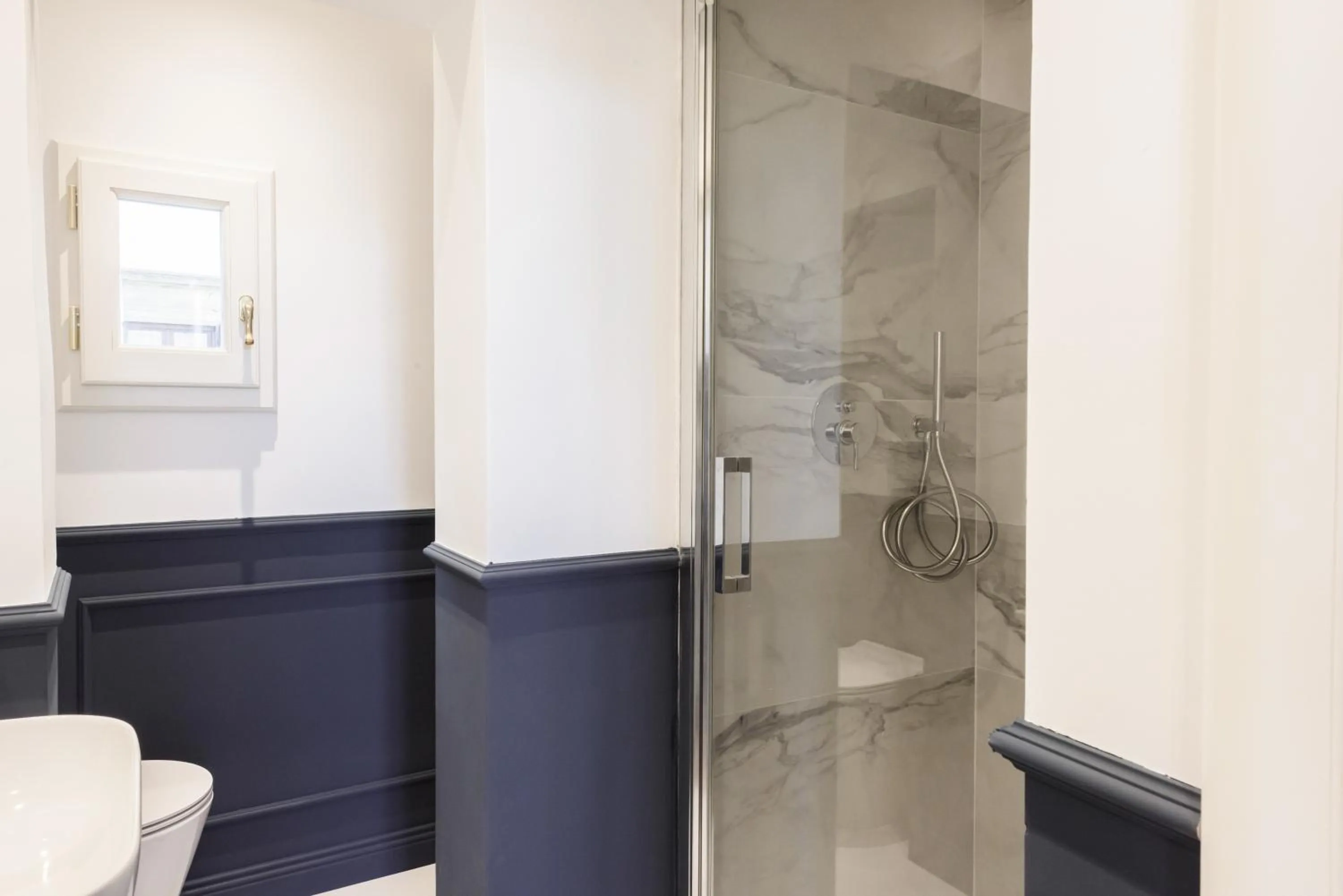 Shower in Luxury San Niccolò by Mmega
