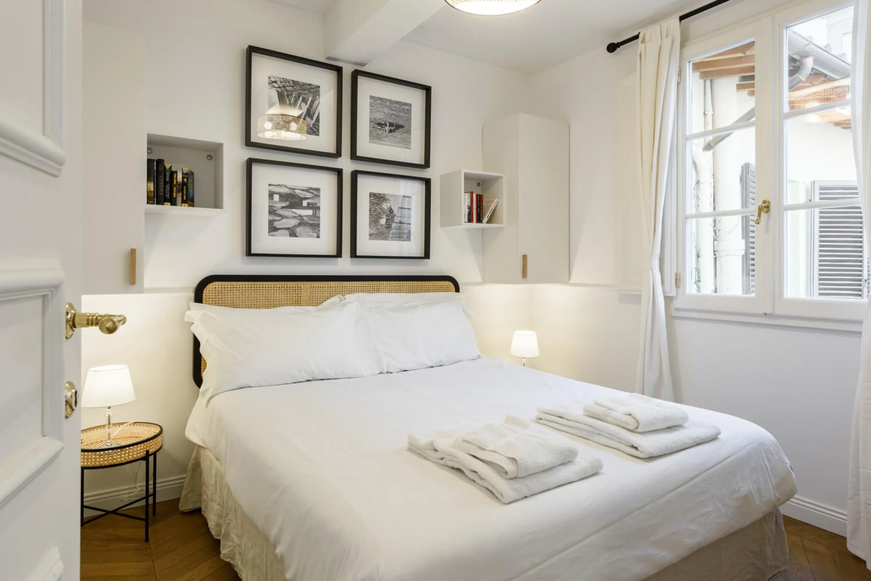 Bed in Luxury San Niccolò by Mmega