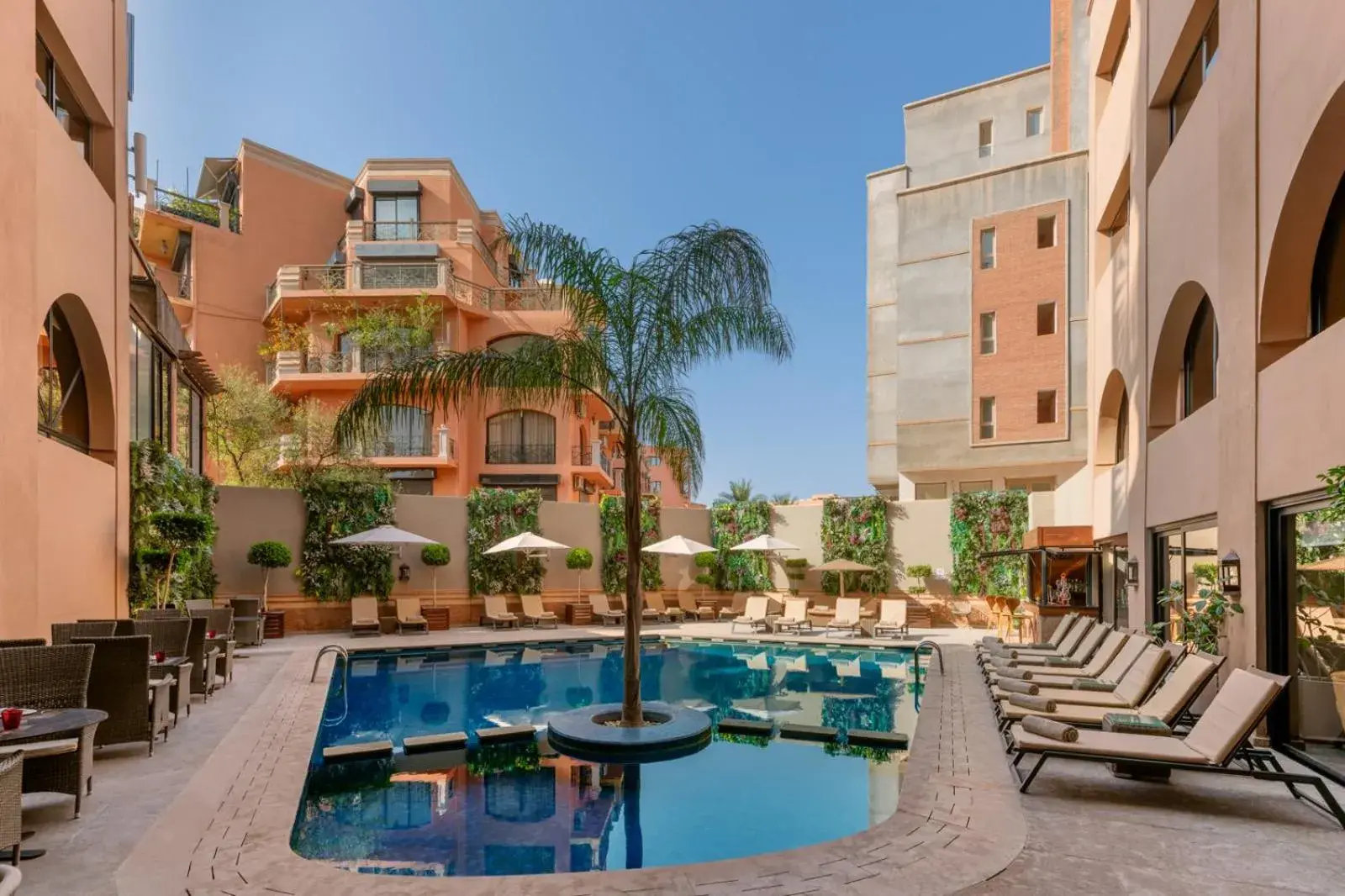 Swimming pool in Hivernage Marrakech Swimming pool in Hivernage Marrakech