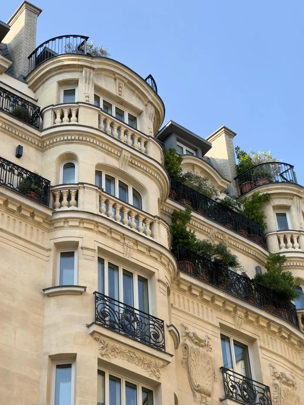 Property building in Villa-des-Prés