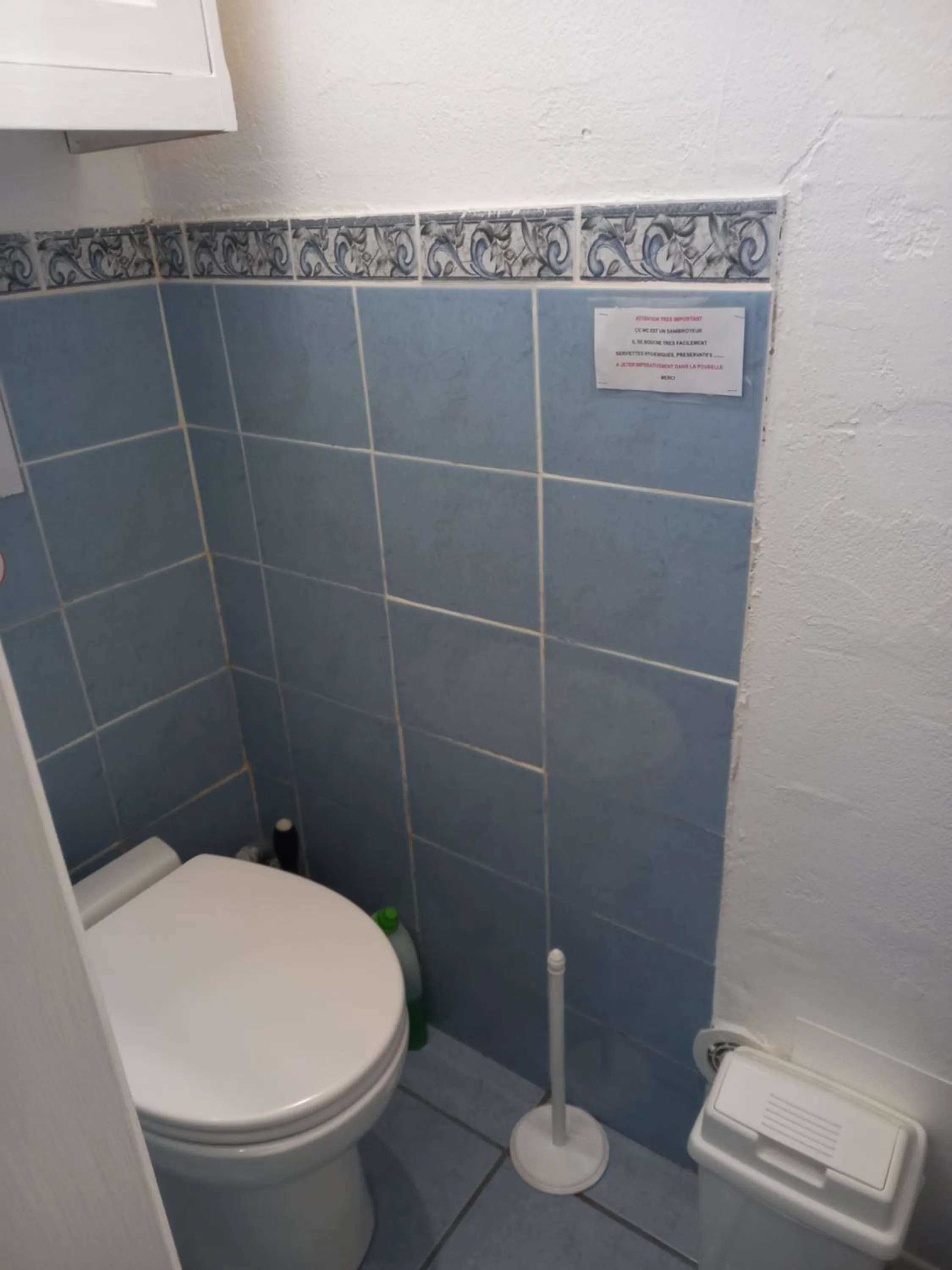 Bathroom in studio 1 pièce 16 m2 climatisé 2 personnes piscine partagée