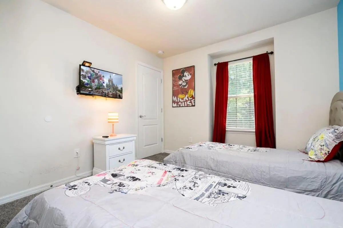 Bed in Stunning 5 Bd w/ Pool Close to Disney @ Windsor Westside 2015