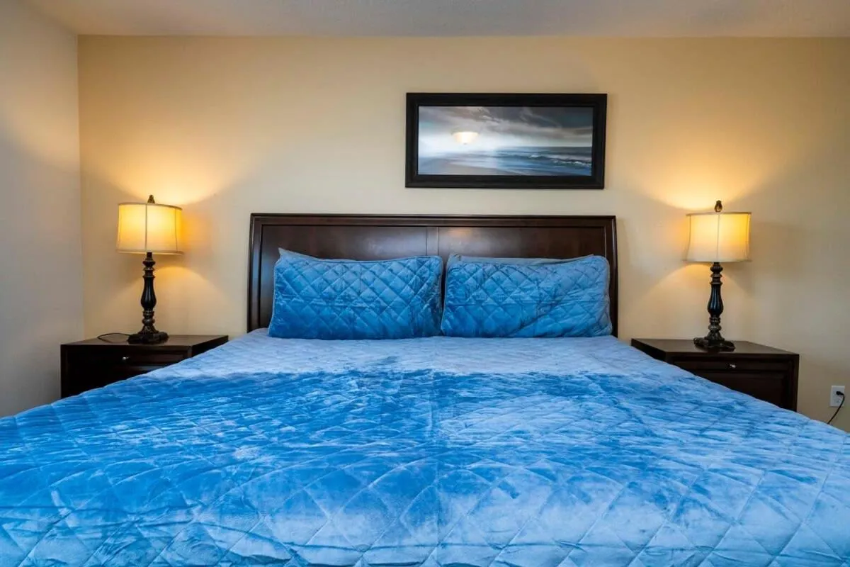 Bed in Stunning 5 Bd w/ Pool Close to Disney @ Windsor Westside 2015