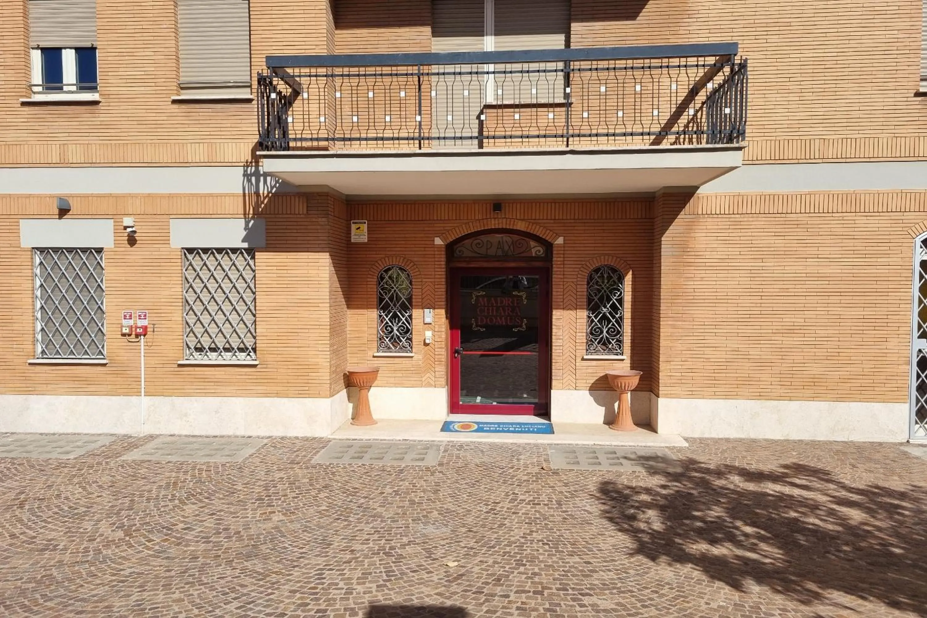 Facade/entrance in Palazzo Sant'Antonio
