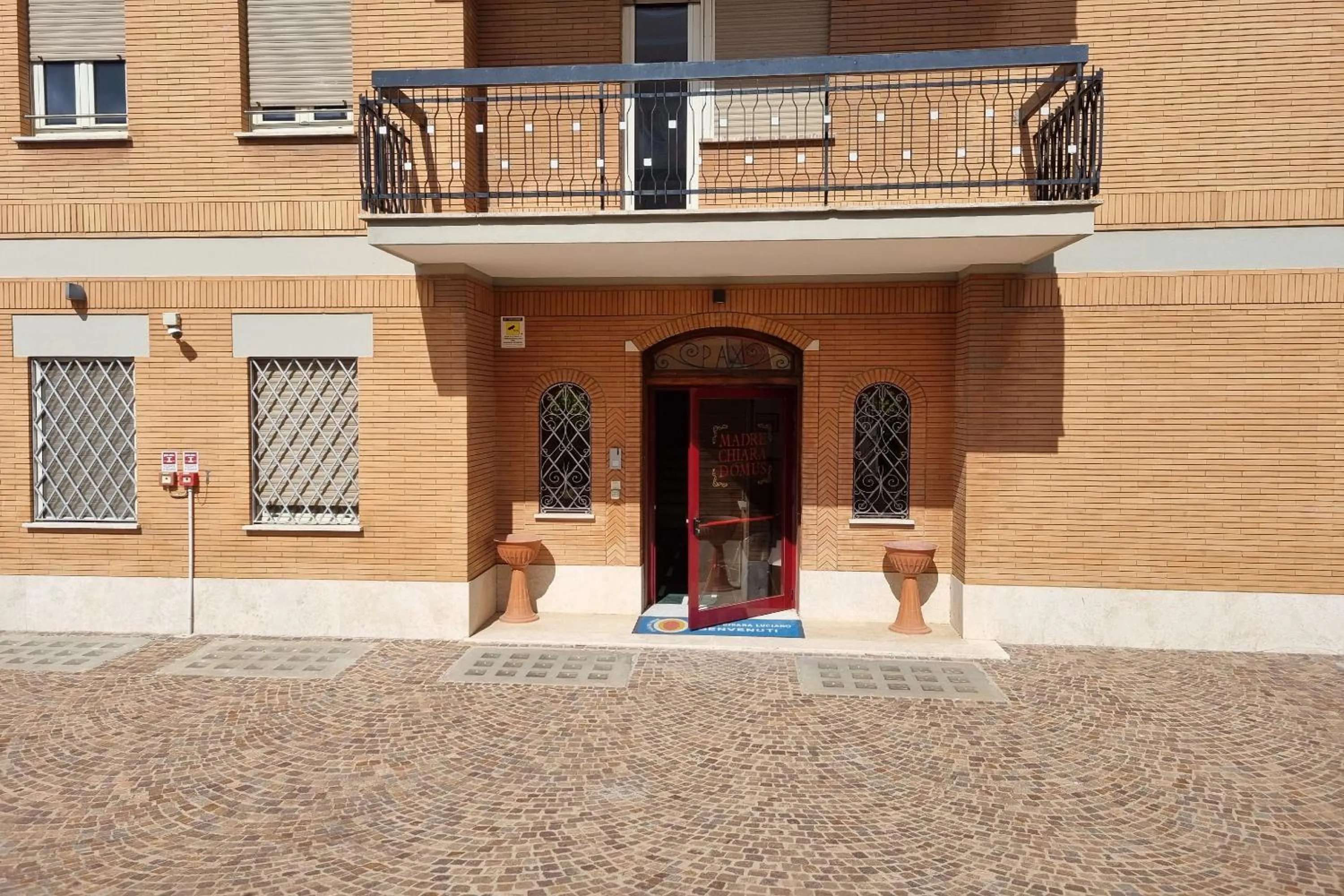 Facade/entrance in Palazzo Sant'Antonio