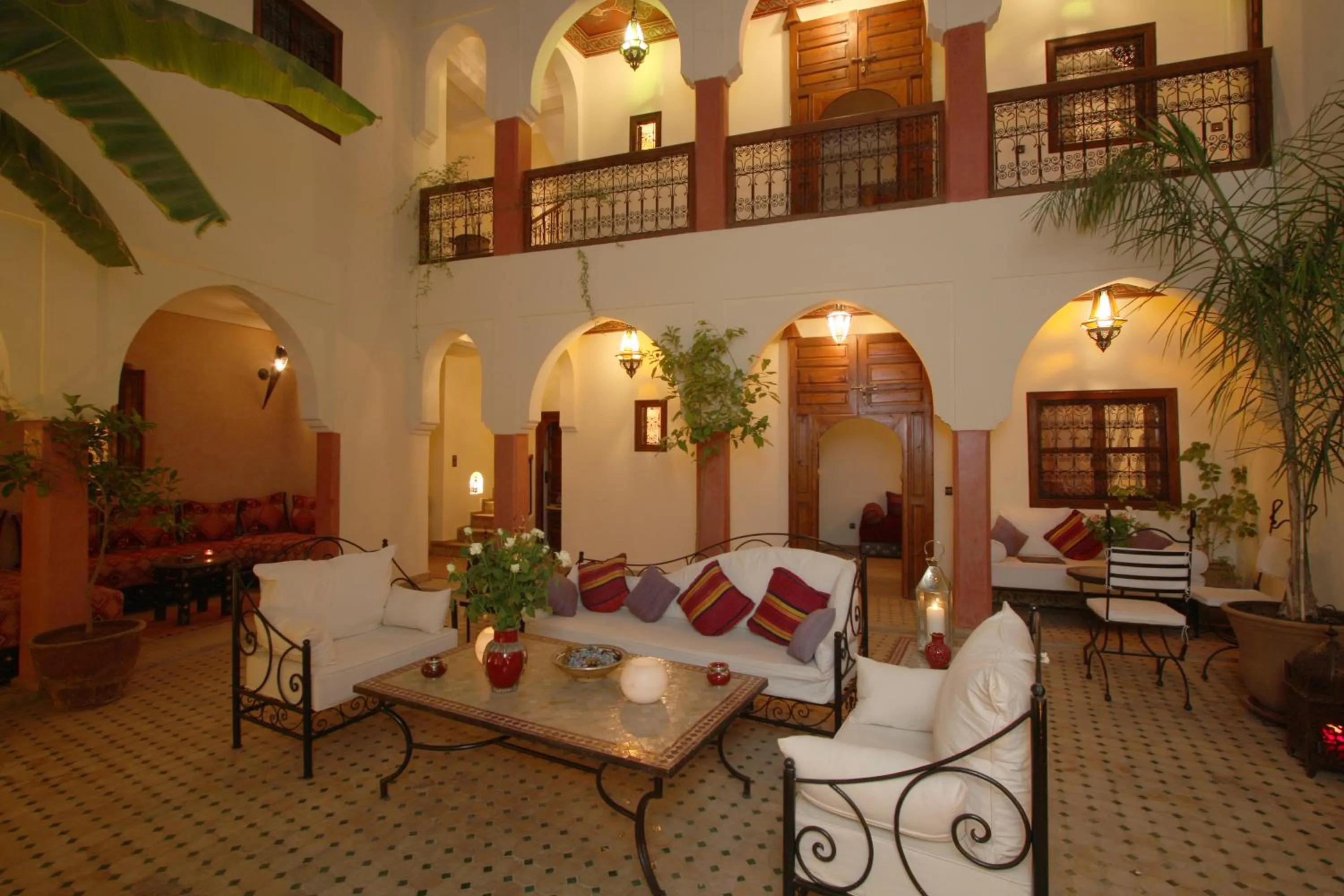 Restaurant/places to eat in Riad petit Karmela