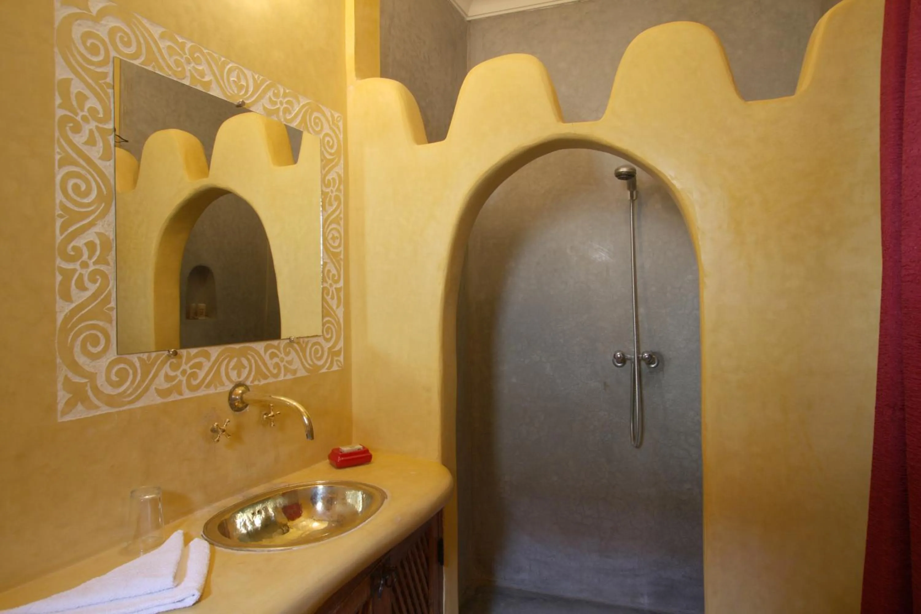 Bathroom in Riad petit Karmela