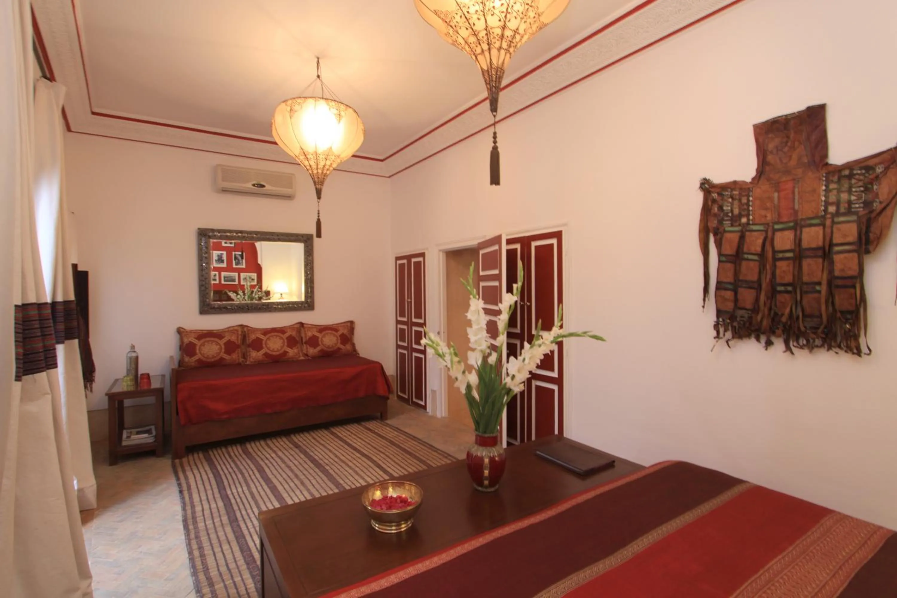 Photo of the whole room, Bed in Riad Karmela