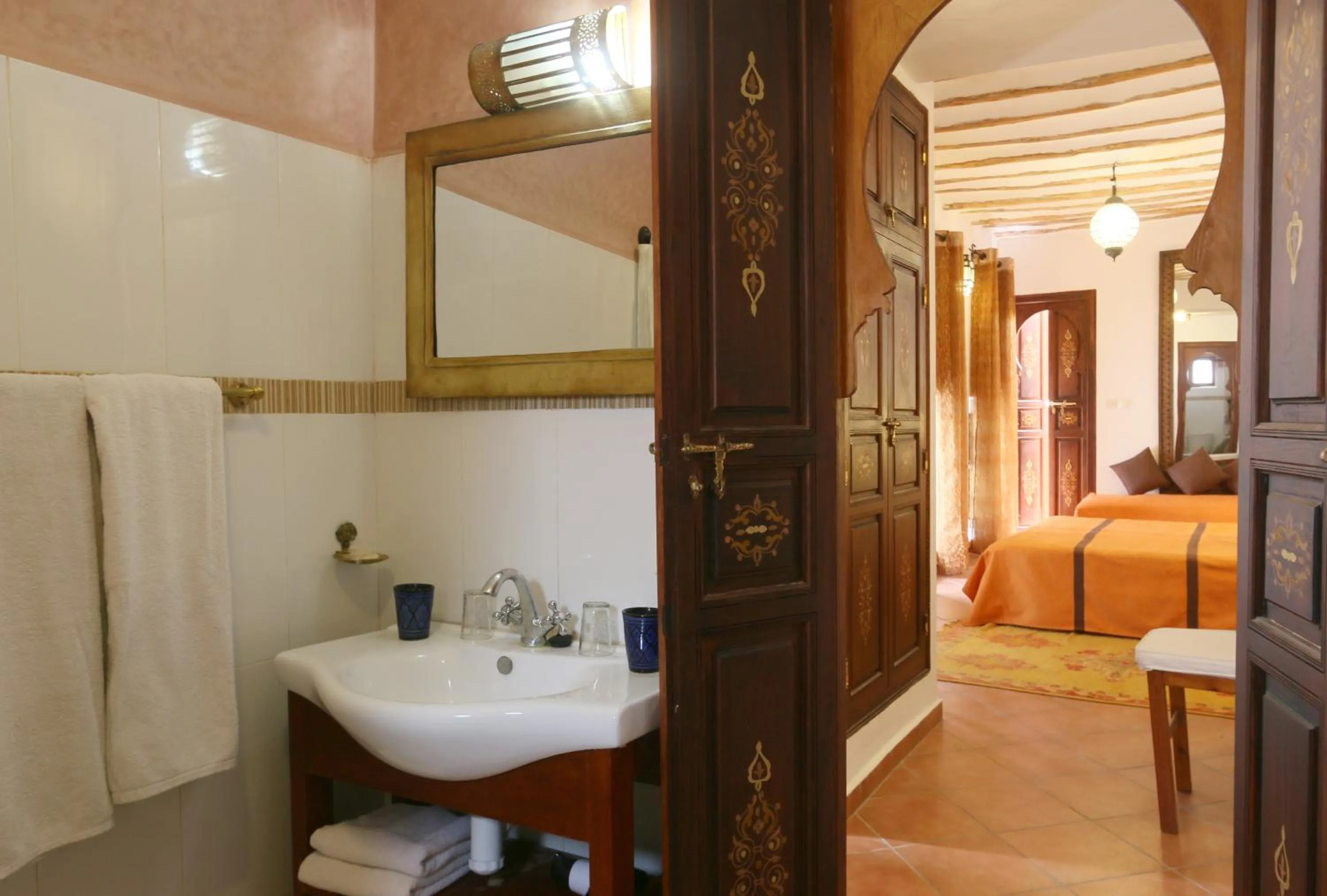 Bathroom, Bed in Riad Karmela