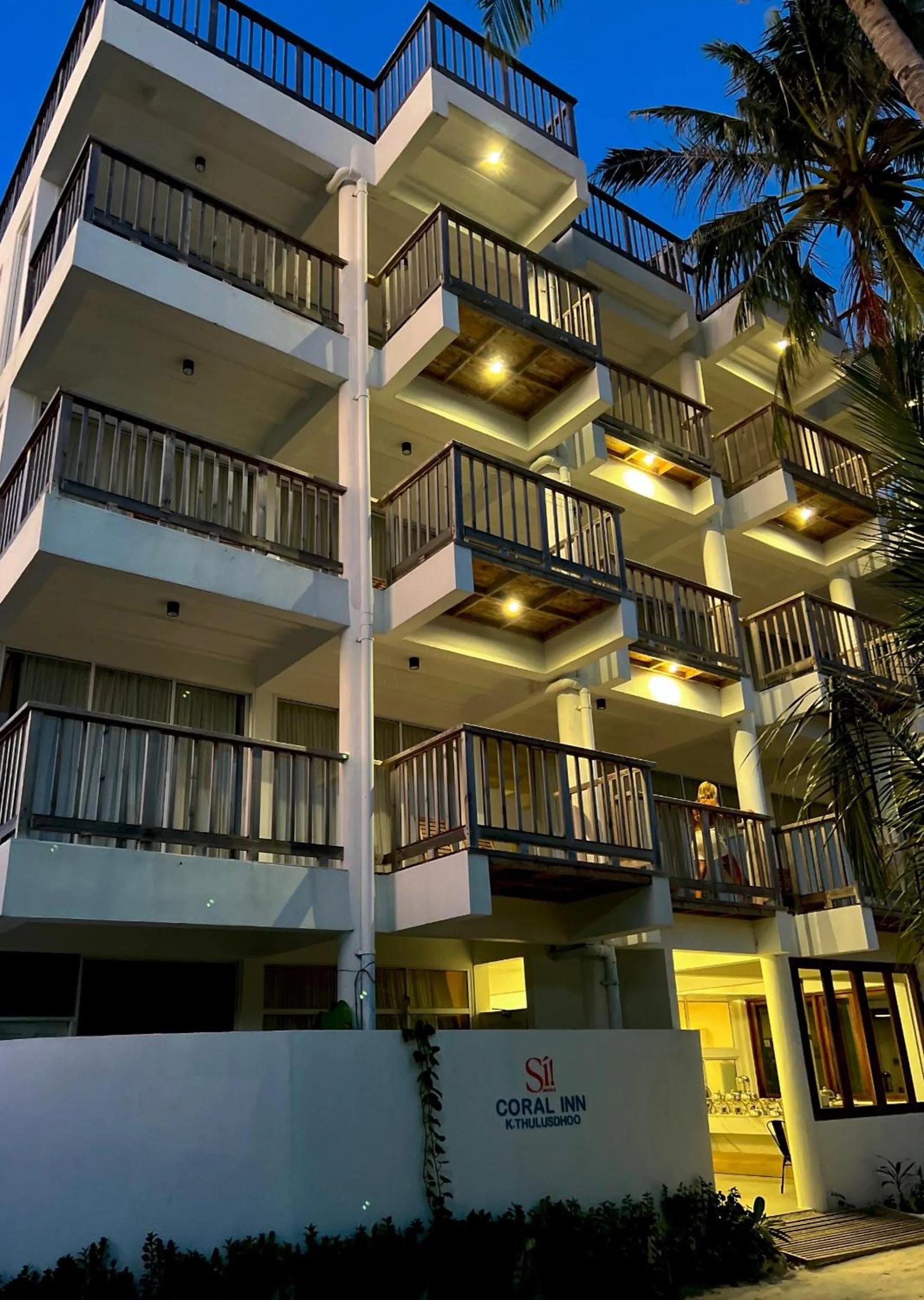 Property building in Si! Coral Inn