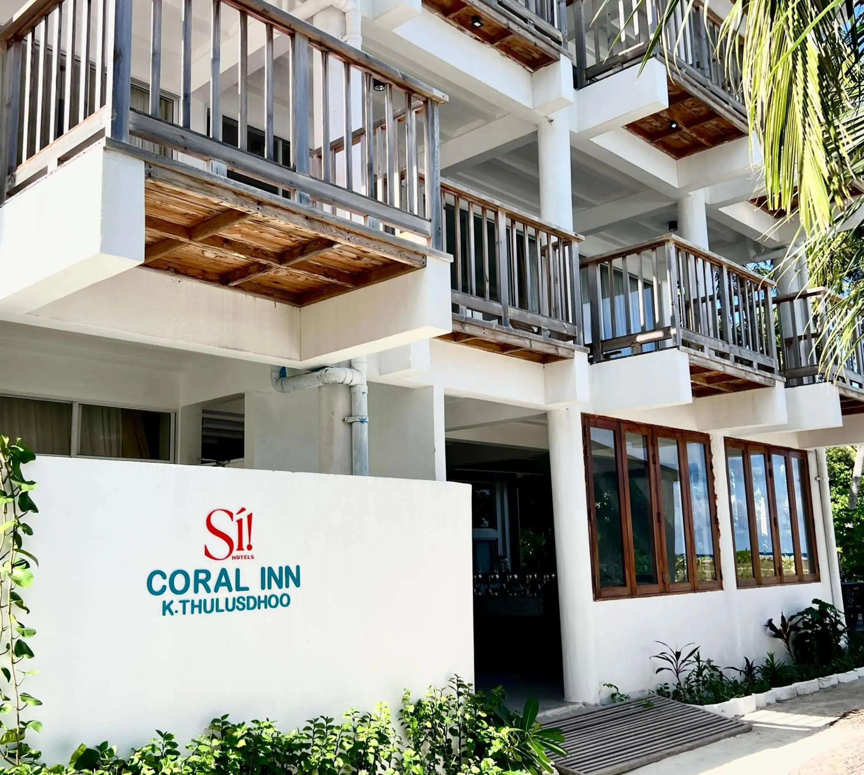 Property building in Si! Coral Inn Property building in Si! Coral Inn