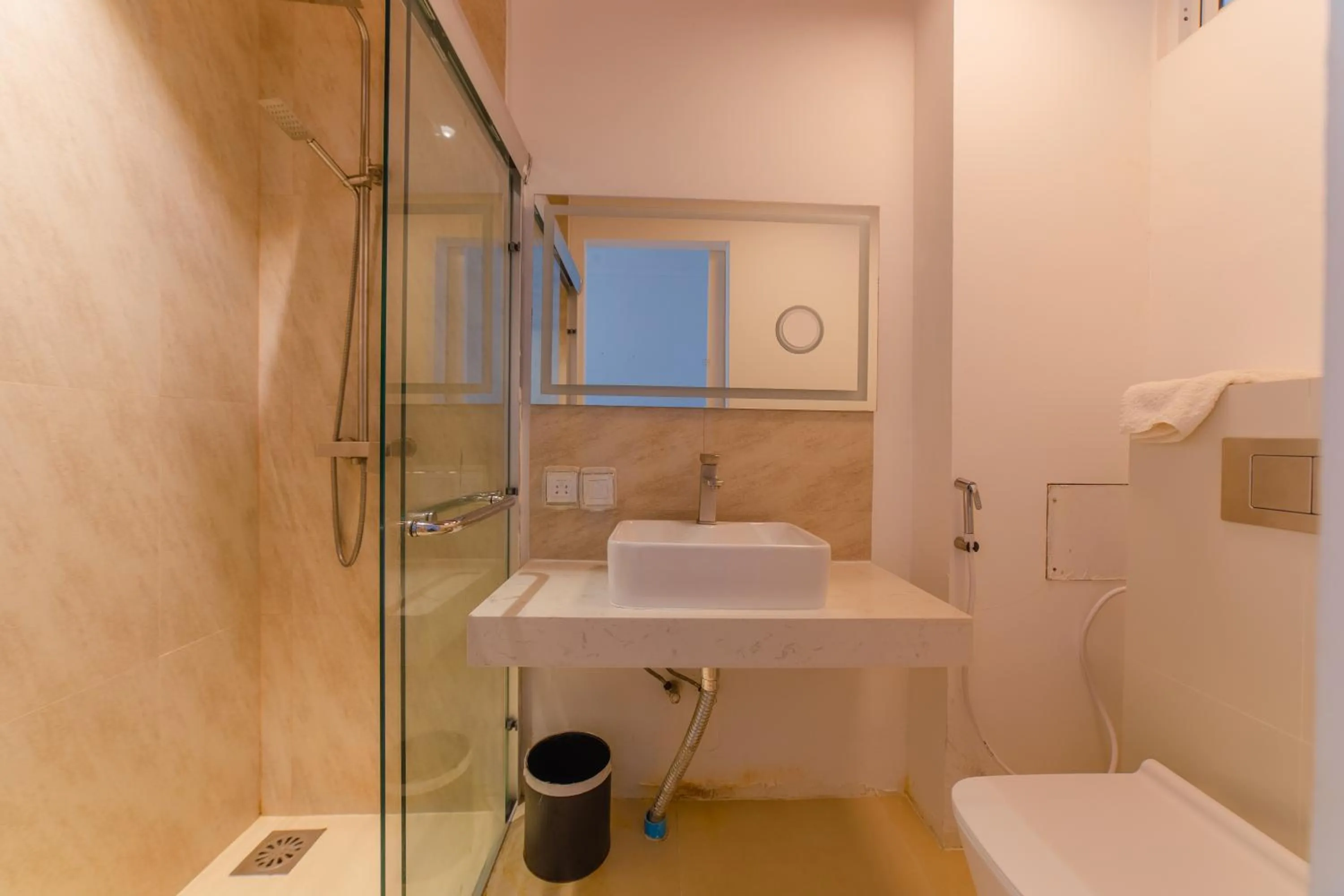 Shower in Si! Coral Inn