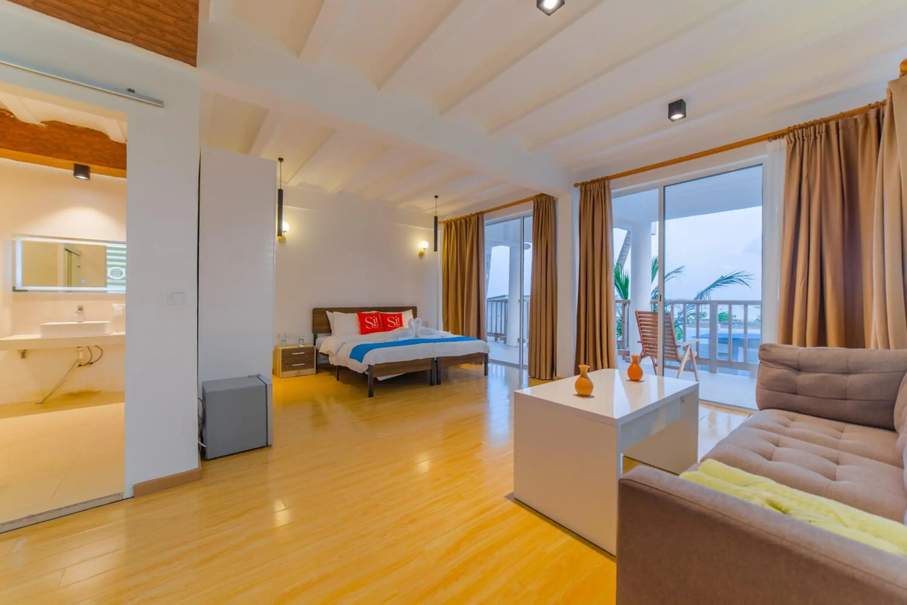 Bedroom, Bed in Si! Coral Inn Bedroom, Bed in Si! Coral Inn