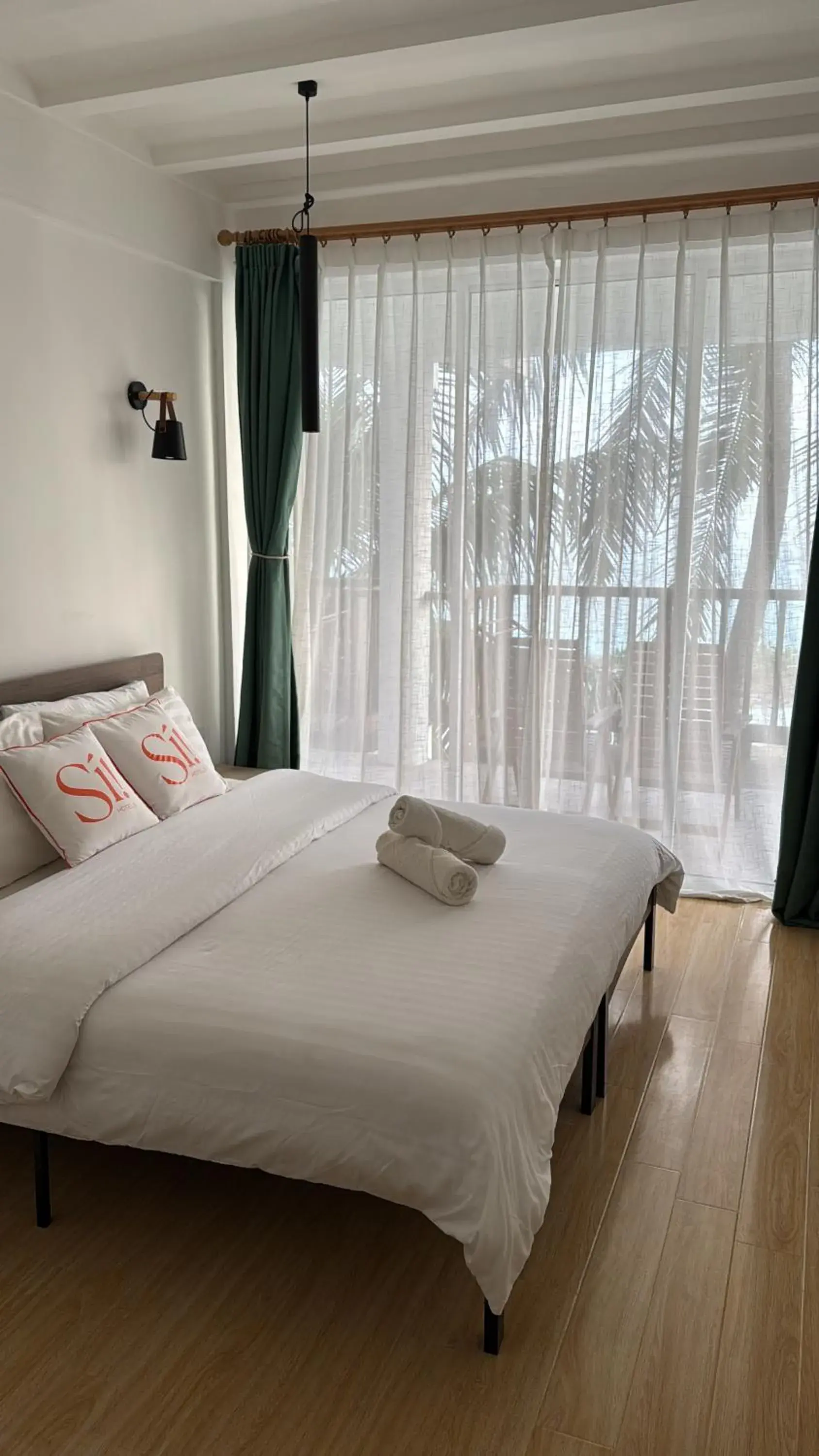 Bedroom, Bed in Si! Coral Inn Bedroom, Bed in Si! Coral Inn