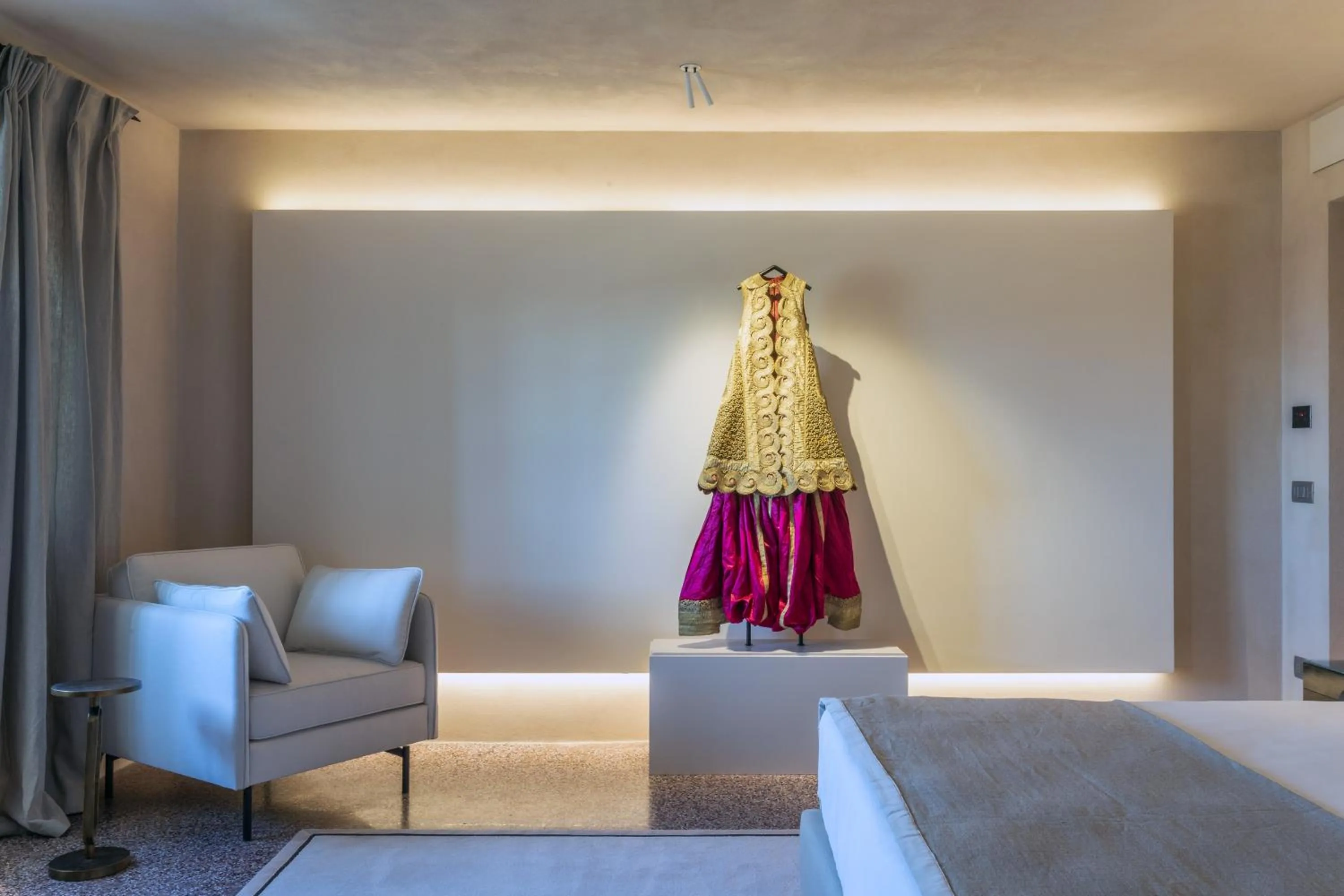 Bed in Hotel Palazzo Durazzo Suites