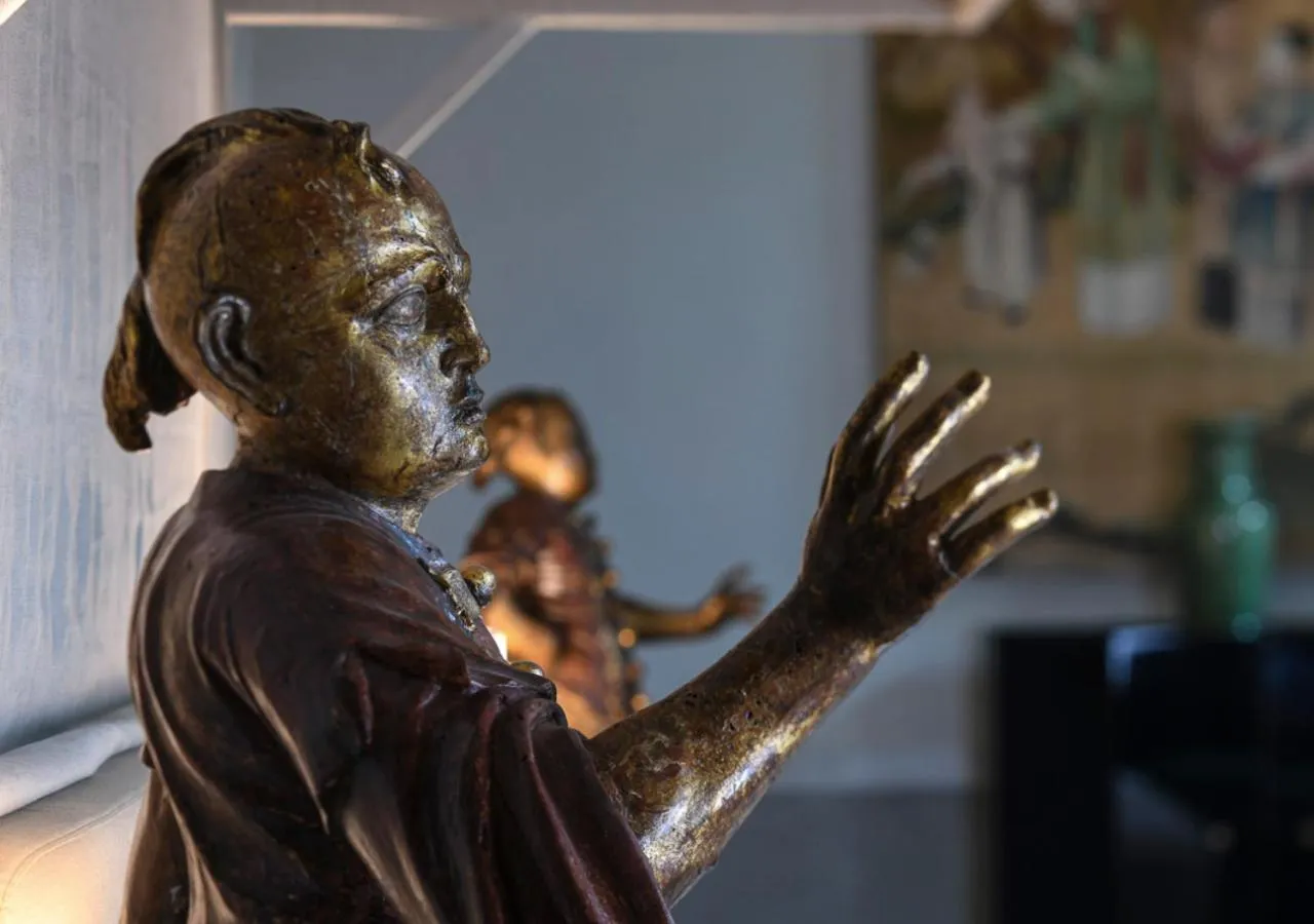 Decorative detail in Hotel Palazzo Durazzo Suites