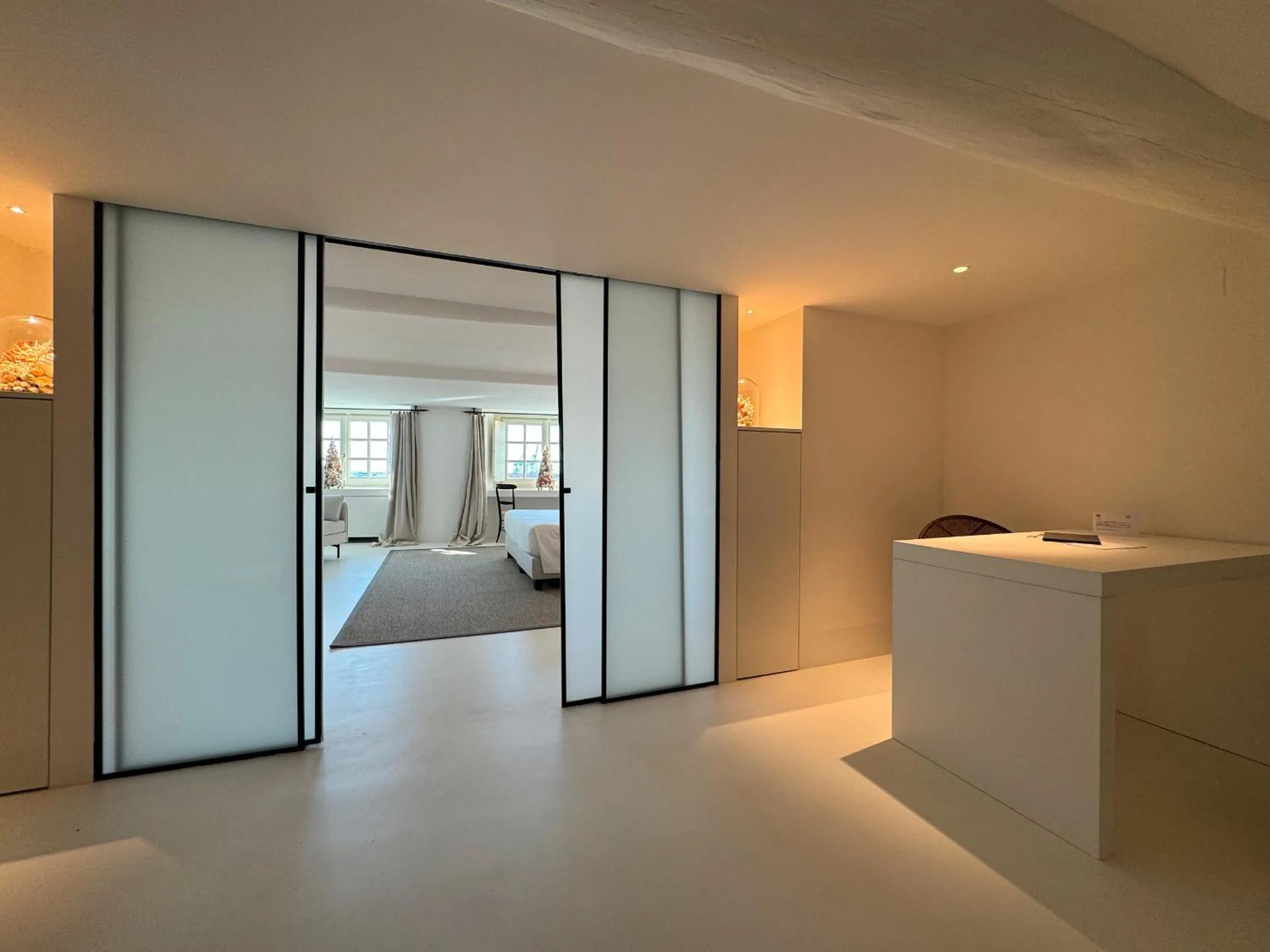 Living room, Bed in Hotel Palazzo Durazzo Suites