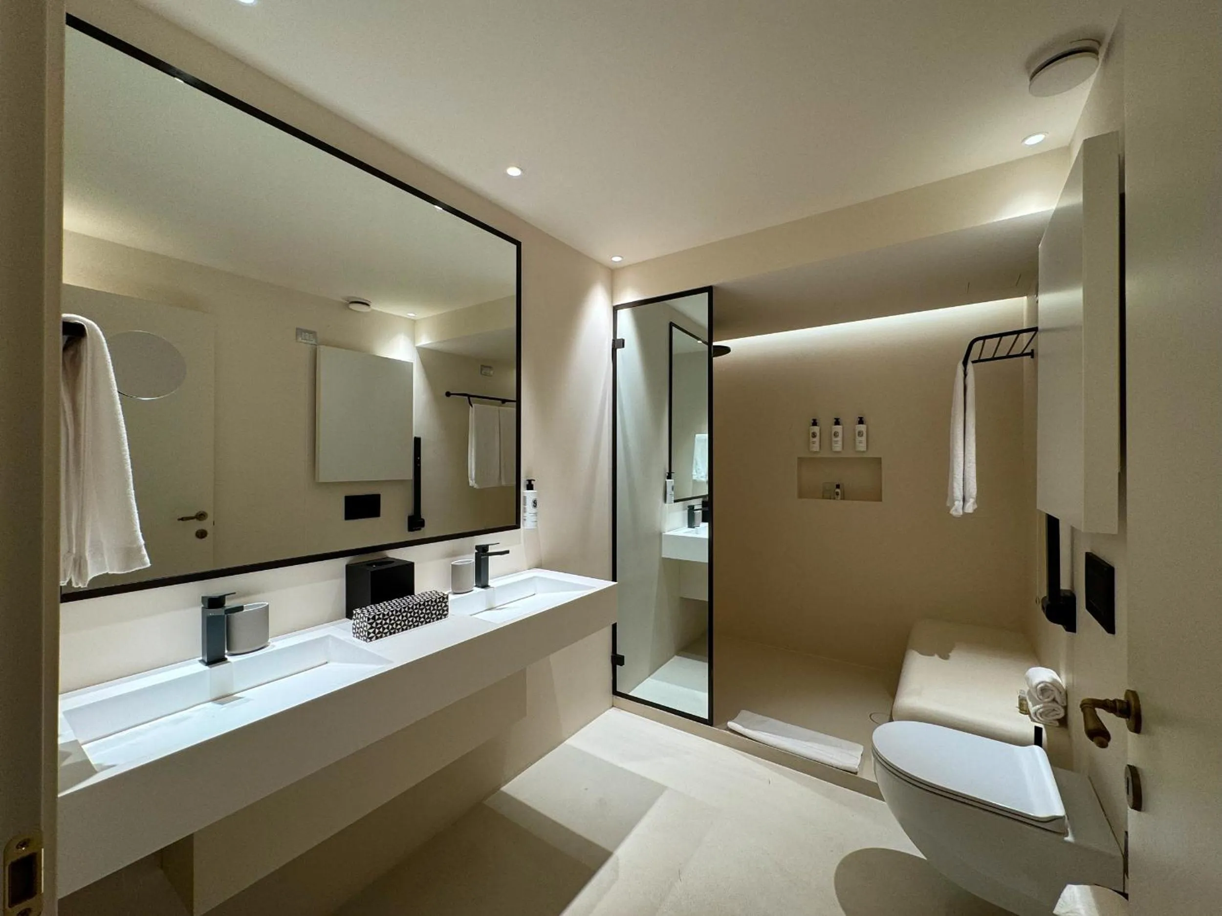 Bathroom in Hotel Palazzo Durazzo Suites