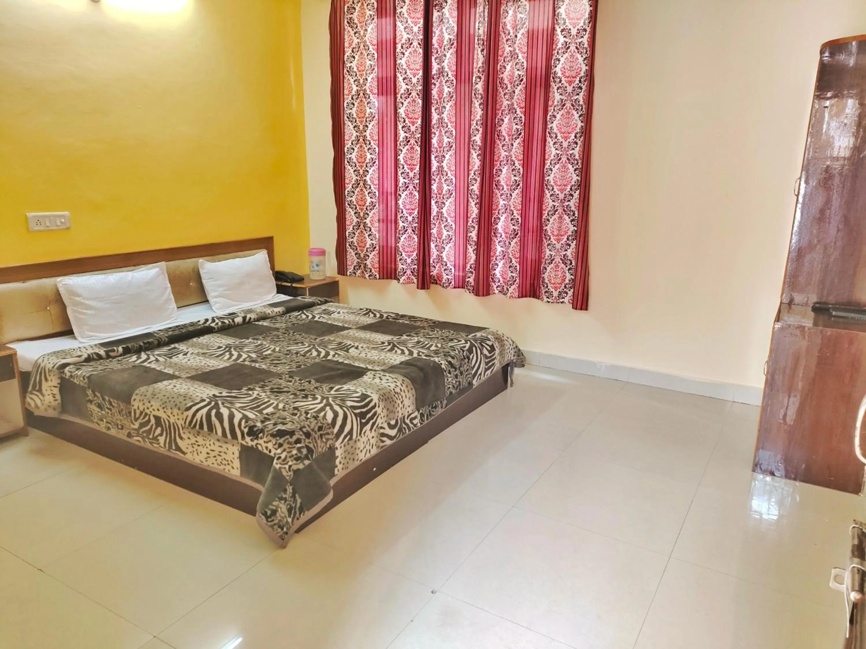 Bed in RNB Mcleodganj