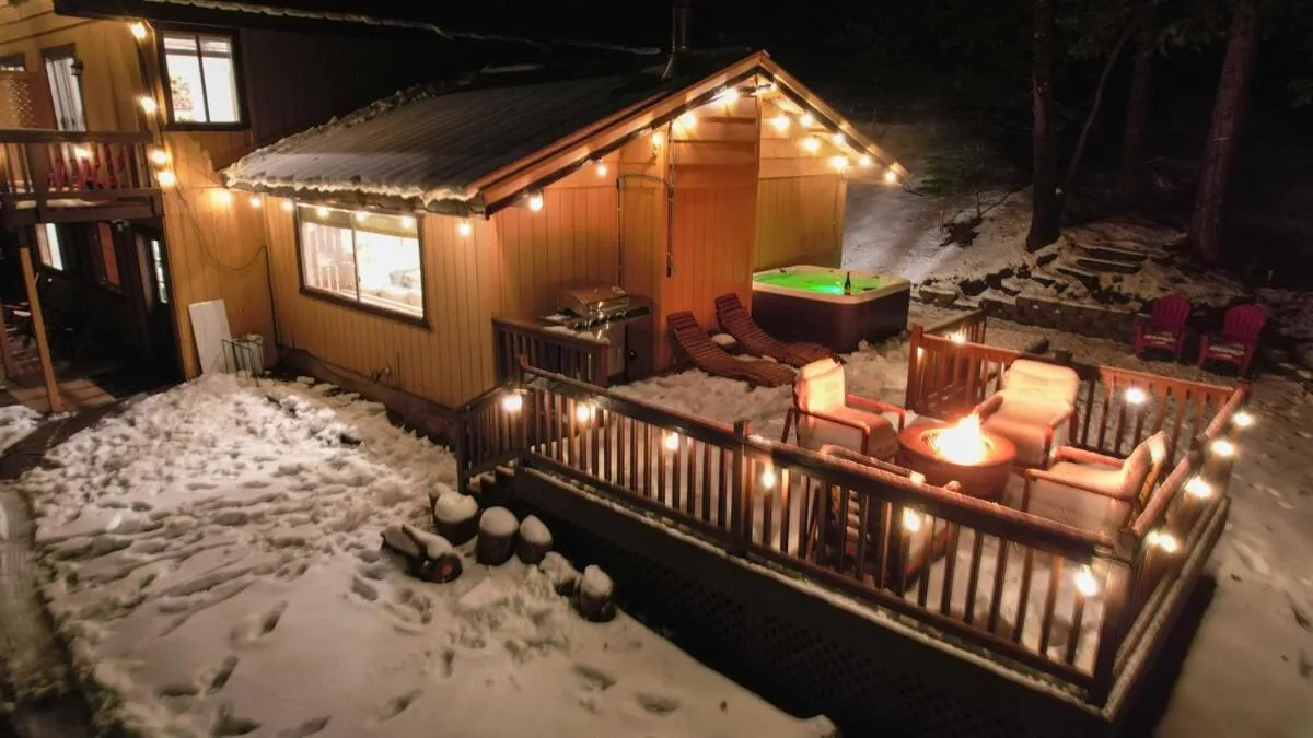 Sugarpine Trailhead Lodge at Lewis Creek Upper Trailhead just 7 miles from Yosemite