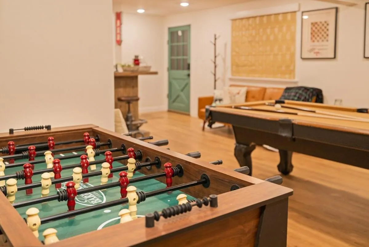 Sugarpine Trailhead Lodge at Lewis Creek Upper Trailhead just 7 miles from Yosemite