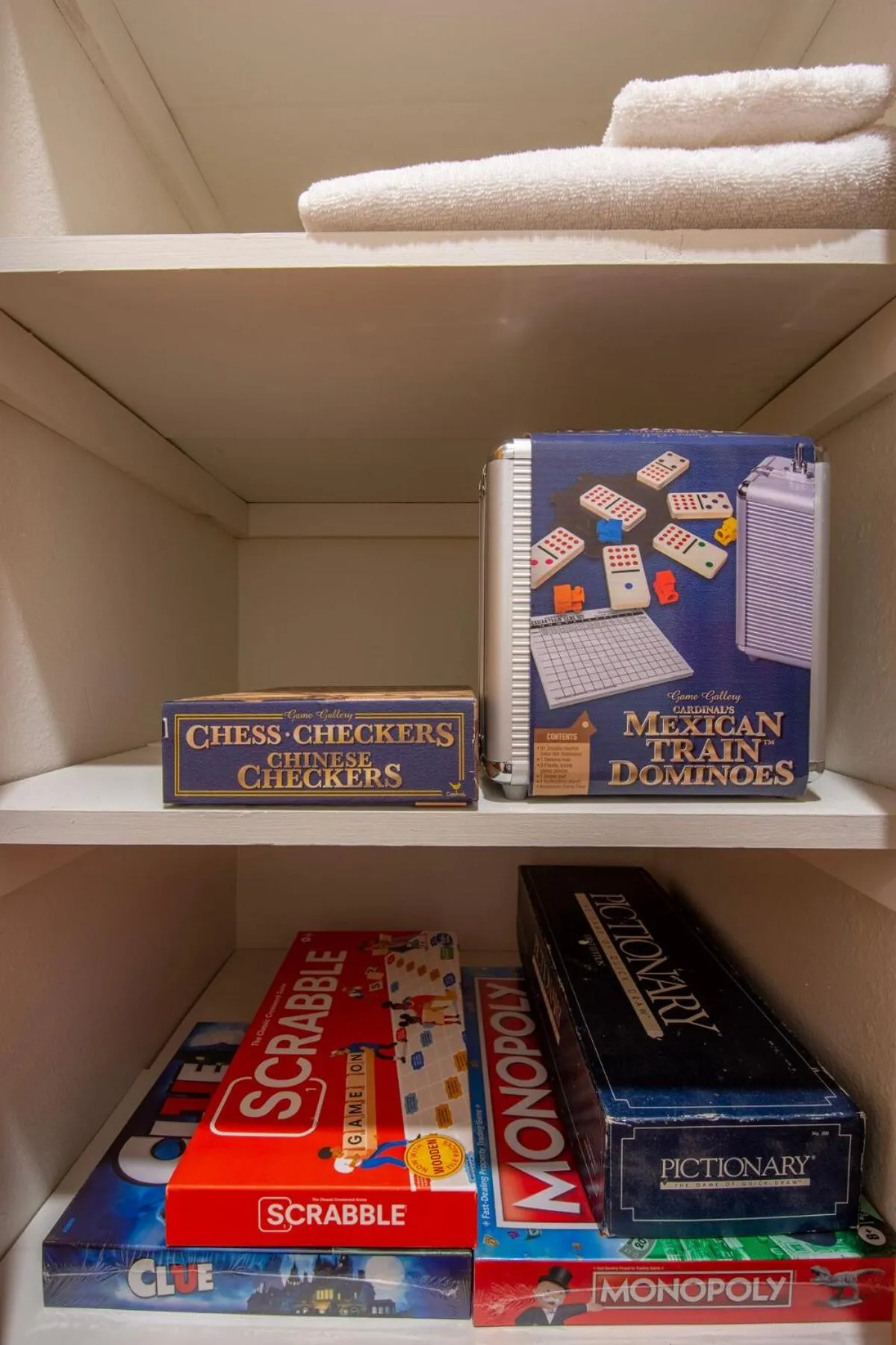 Sugarpine Trailhead Lodge at Lewis Creek Upper Trailhead just 7 miles from Yosemite