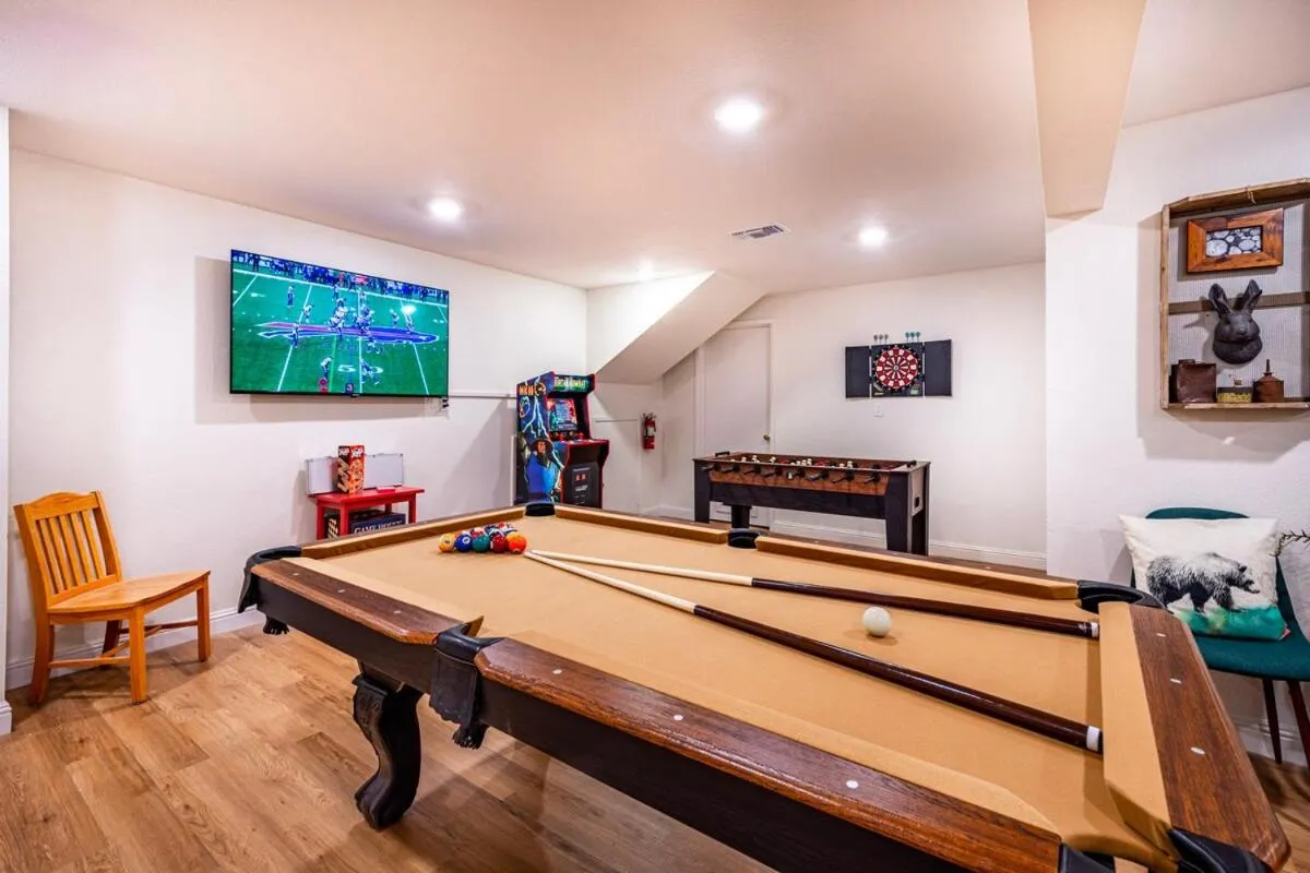 Sugarpine Trailhead Lodge at Lewis Creek Upper Trailhead just 7 miles from Yosemite