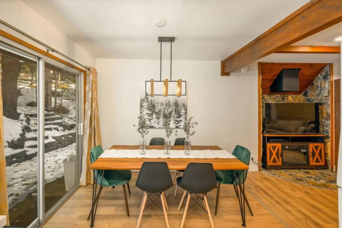 Sugarpine Trailhead Lodge at Lewis Creek Upper Trailhead just 7 miles from Yosemite