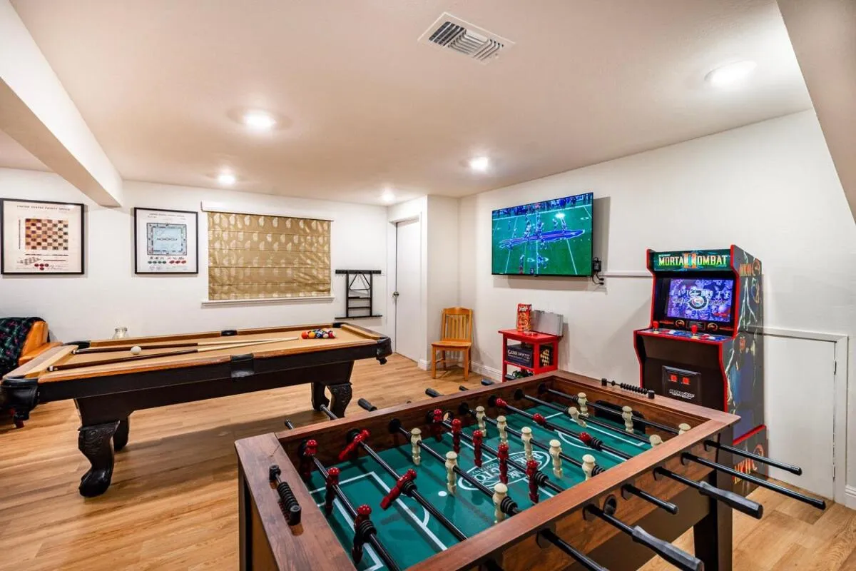 Sugarpine Trailhead Lodge at Lewis Creek Upper Trailhead just 7 miles from Yosemite