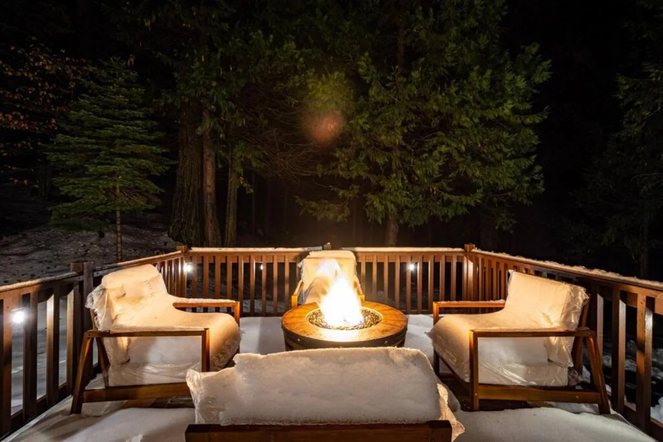 Sugarpine Trailhead Lodge at Lewis Creek Upper Trailhead just 7 miles from Yosemite