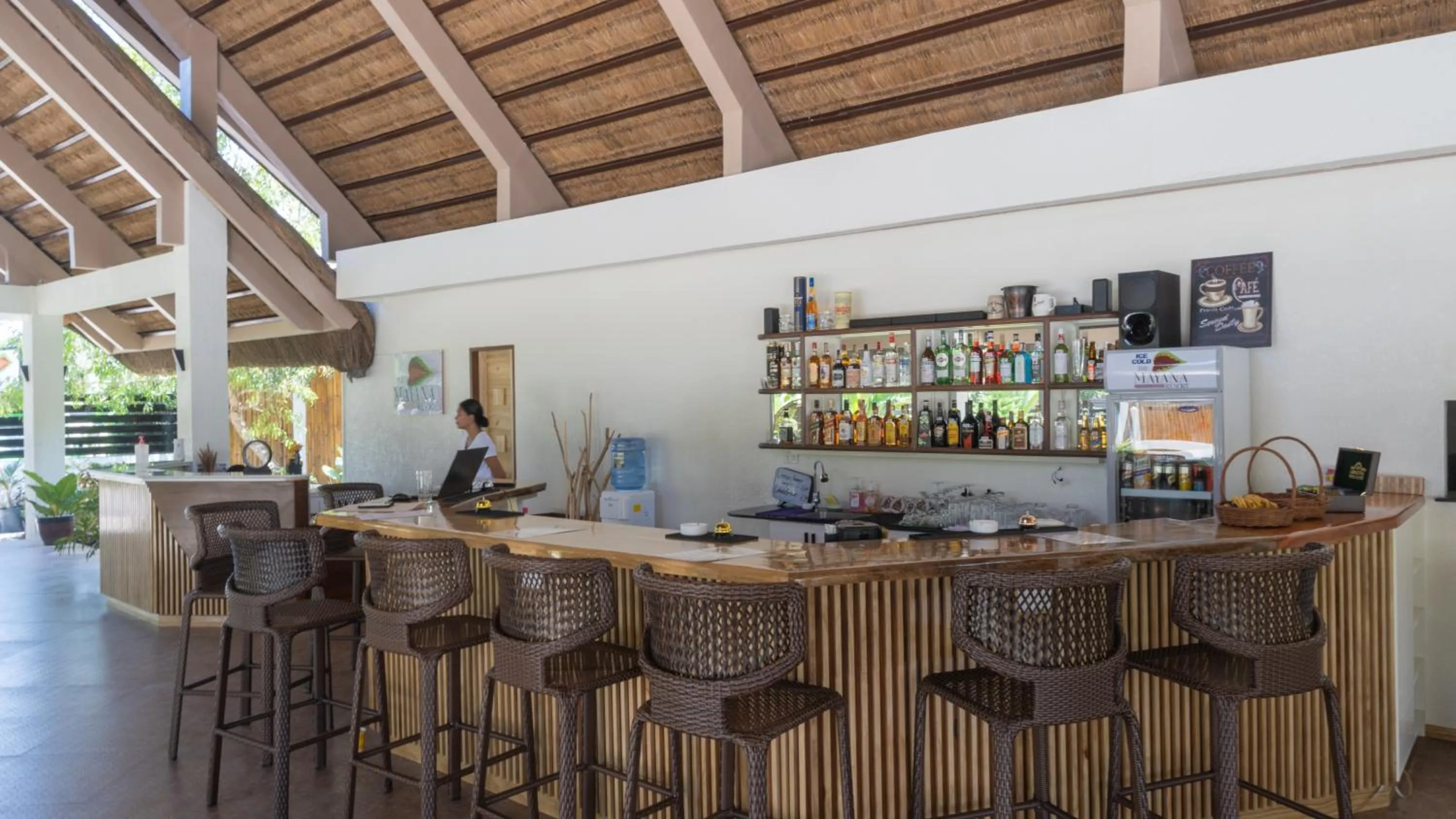 Restaurant/places to eat in The Mayana Resort