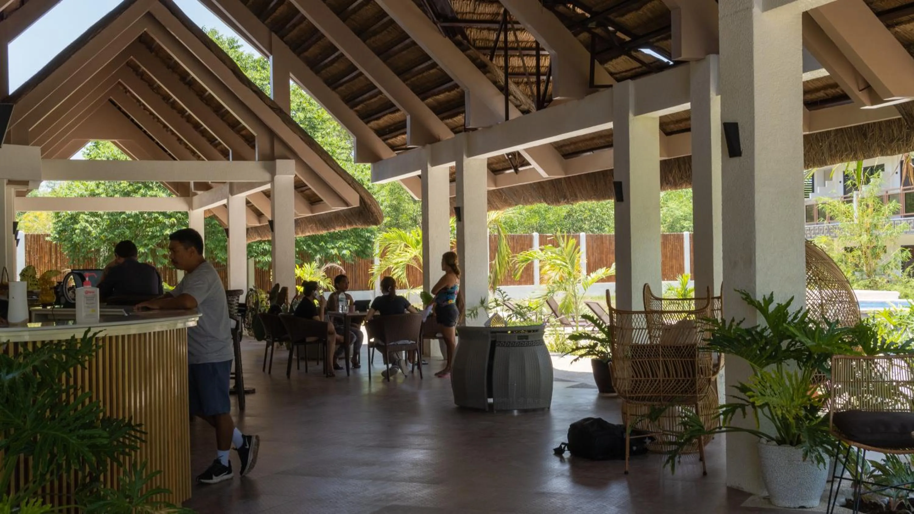 Restaurant/places to eat in The Mayana Resort