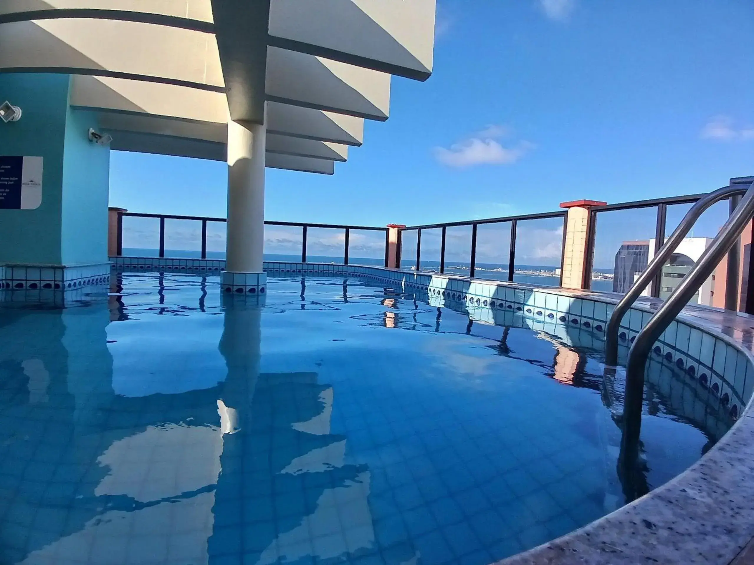 Flat Brasil Tropical Meireles by Escala Flat Brasil Tropical Meireles by Escala