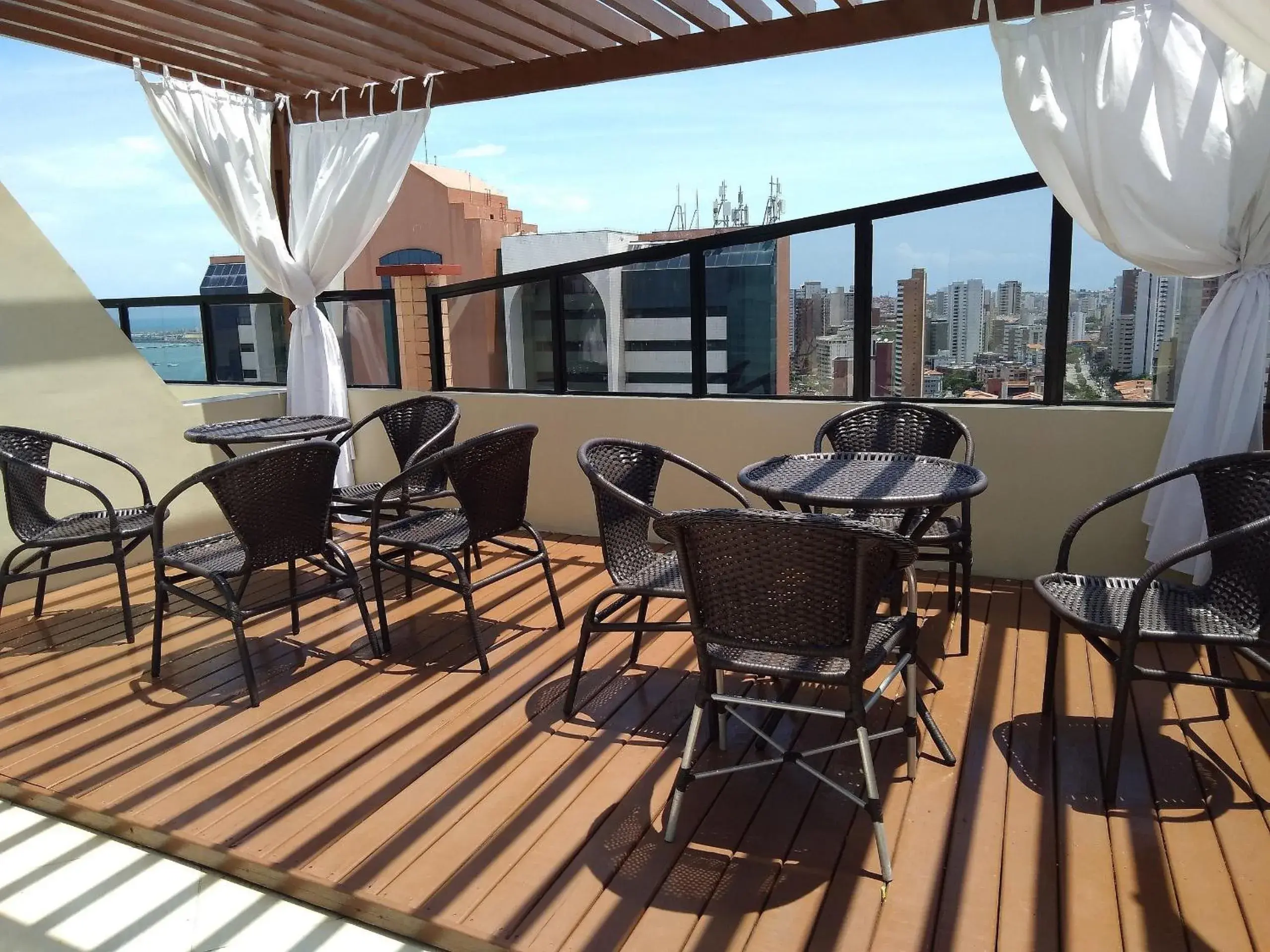 Flat Brasil Tropical Meireles by Escala Flat Brasil Tropical Meireles by Escala