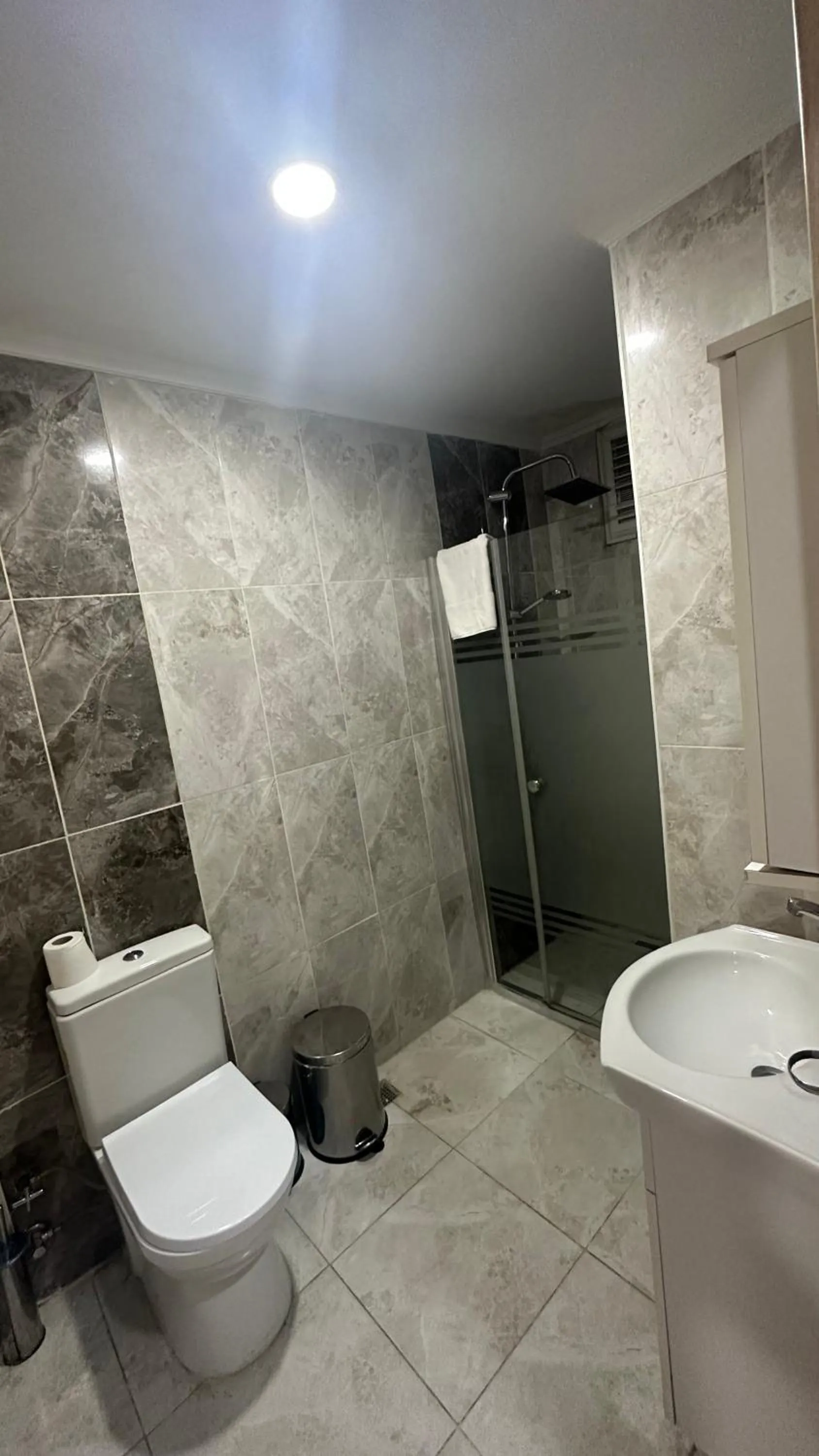 Shower in Taksim Royal Residence & Hotel