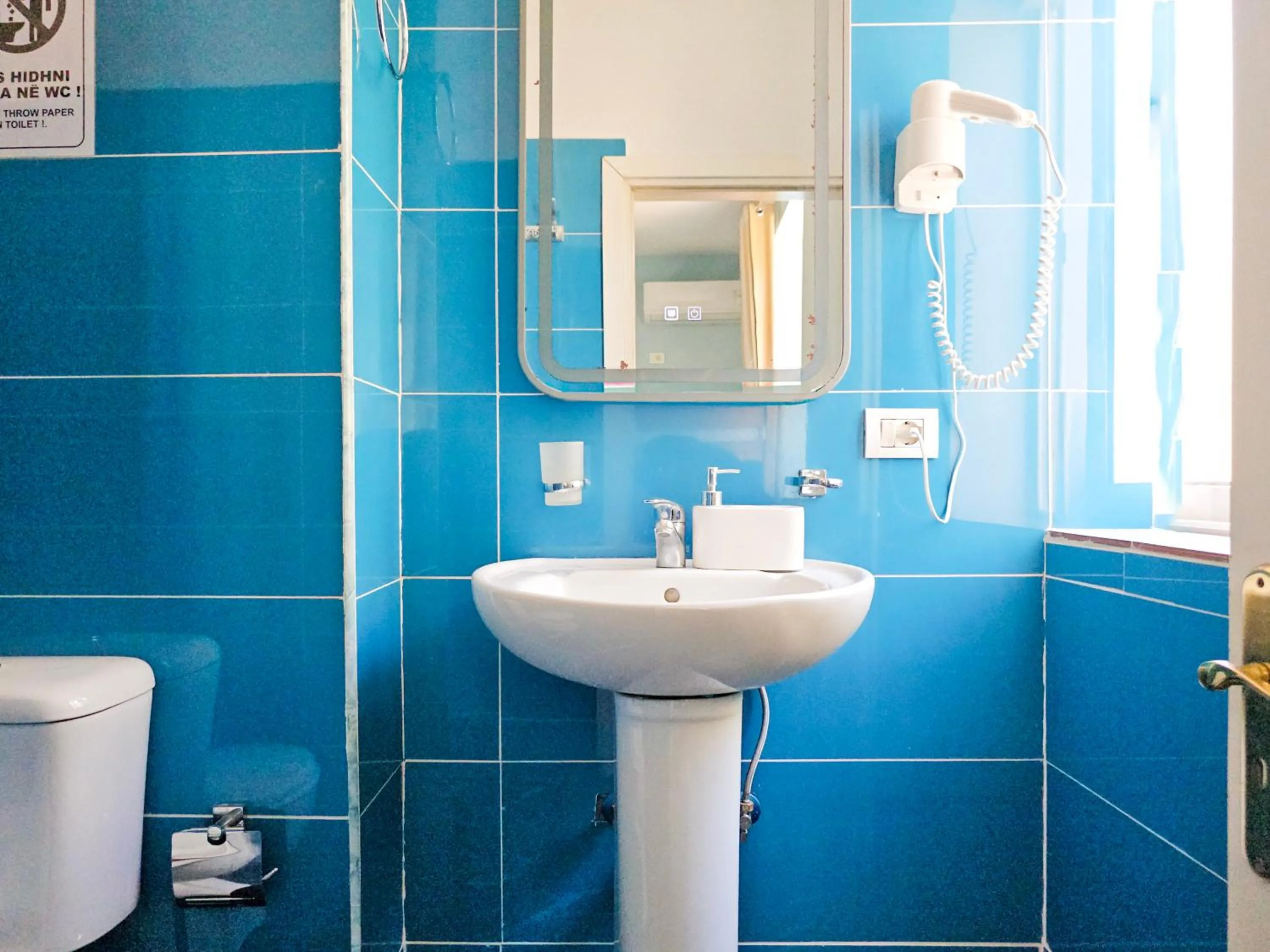 Toilet in Hotel Tier Center