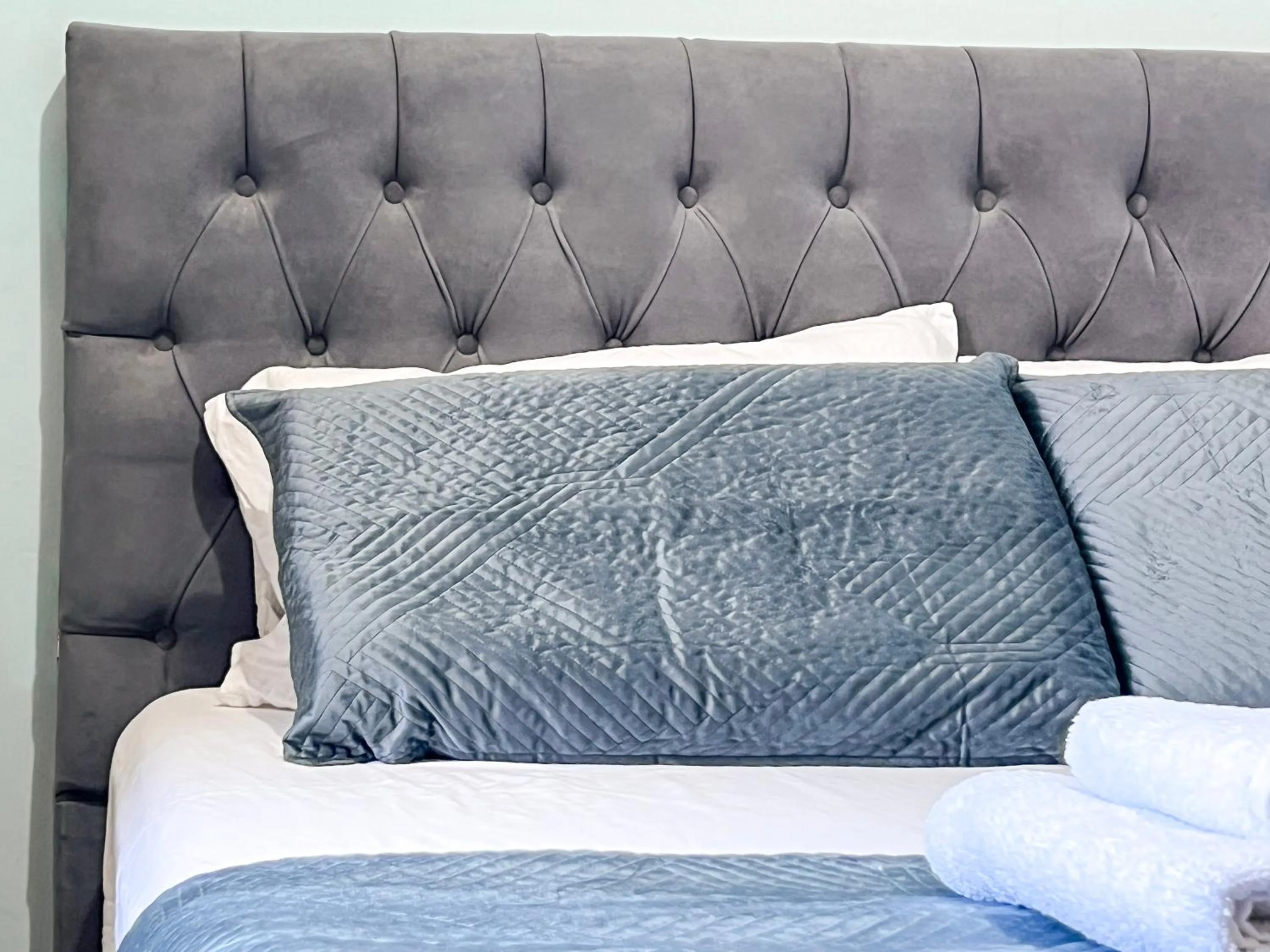 Bed in Hotel Tier Center