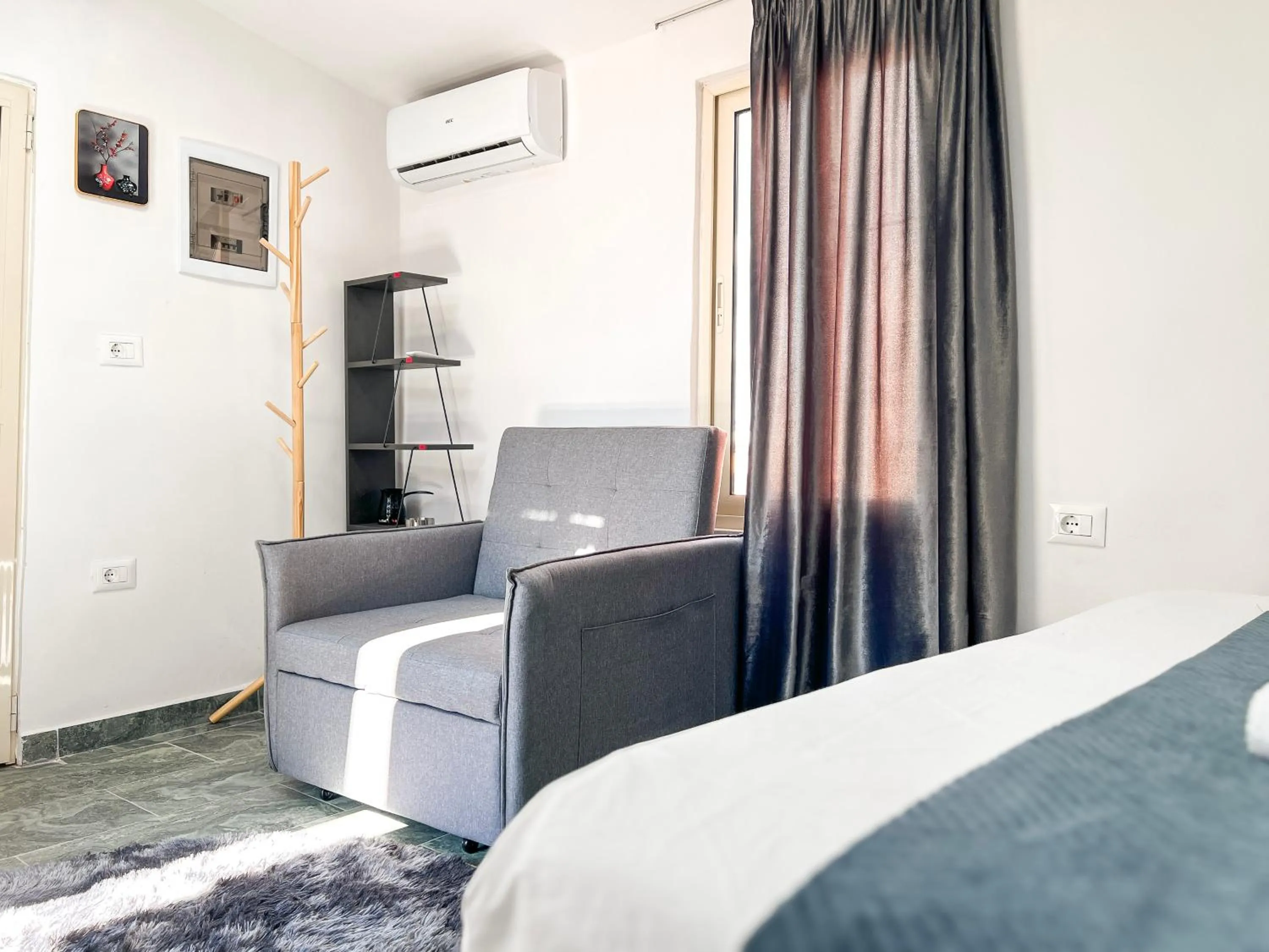 Bed in Hotel Tier Center