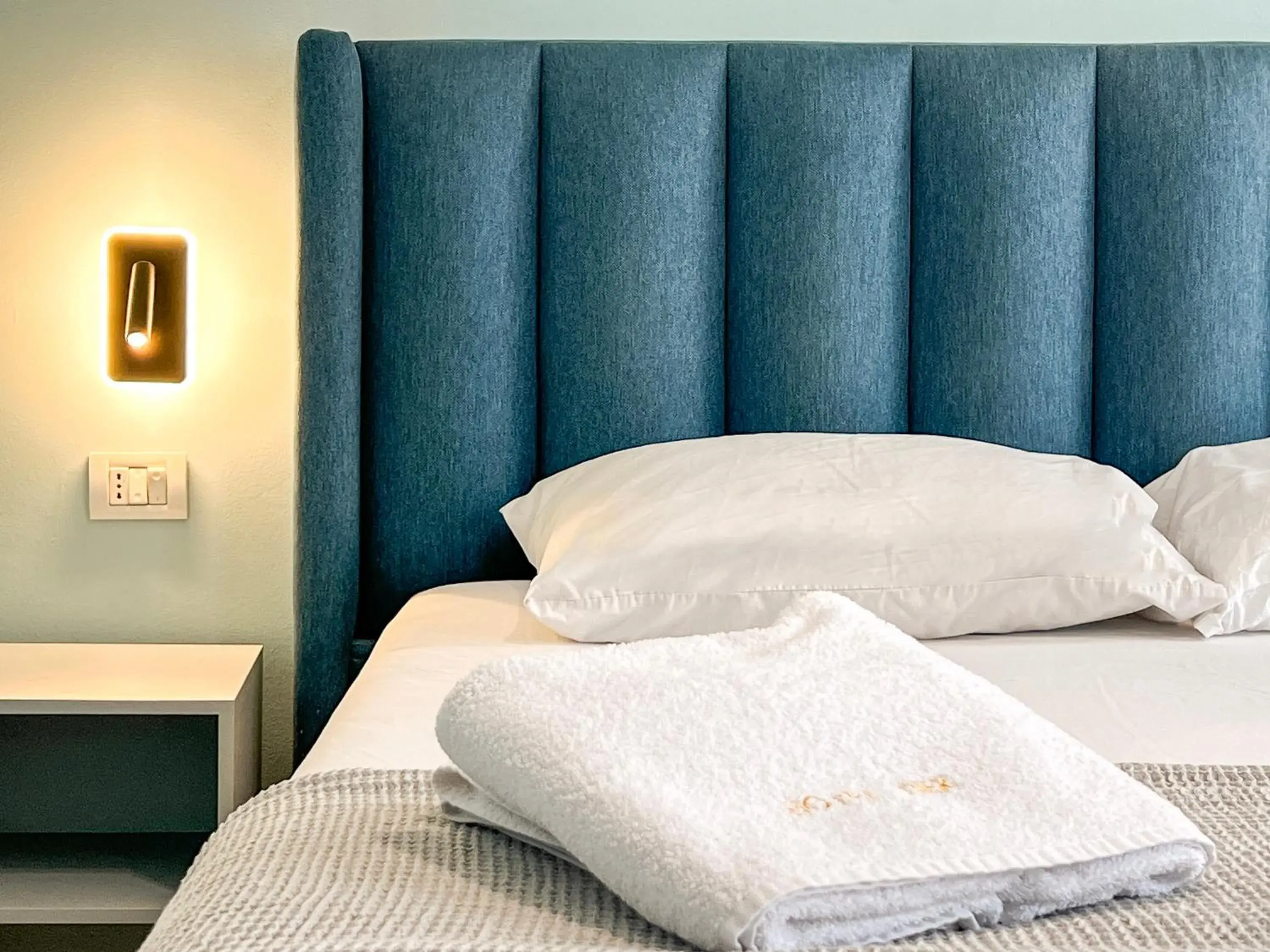 Bed in Hotel Tier Center Bed in Hotel Tier Center