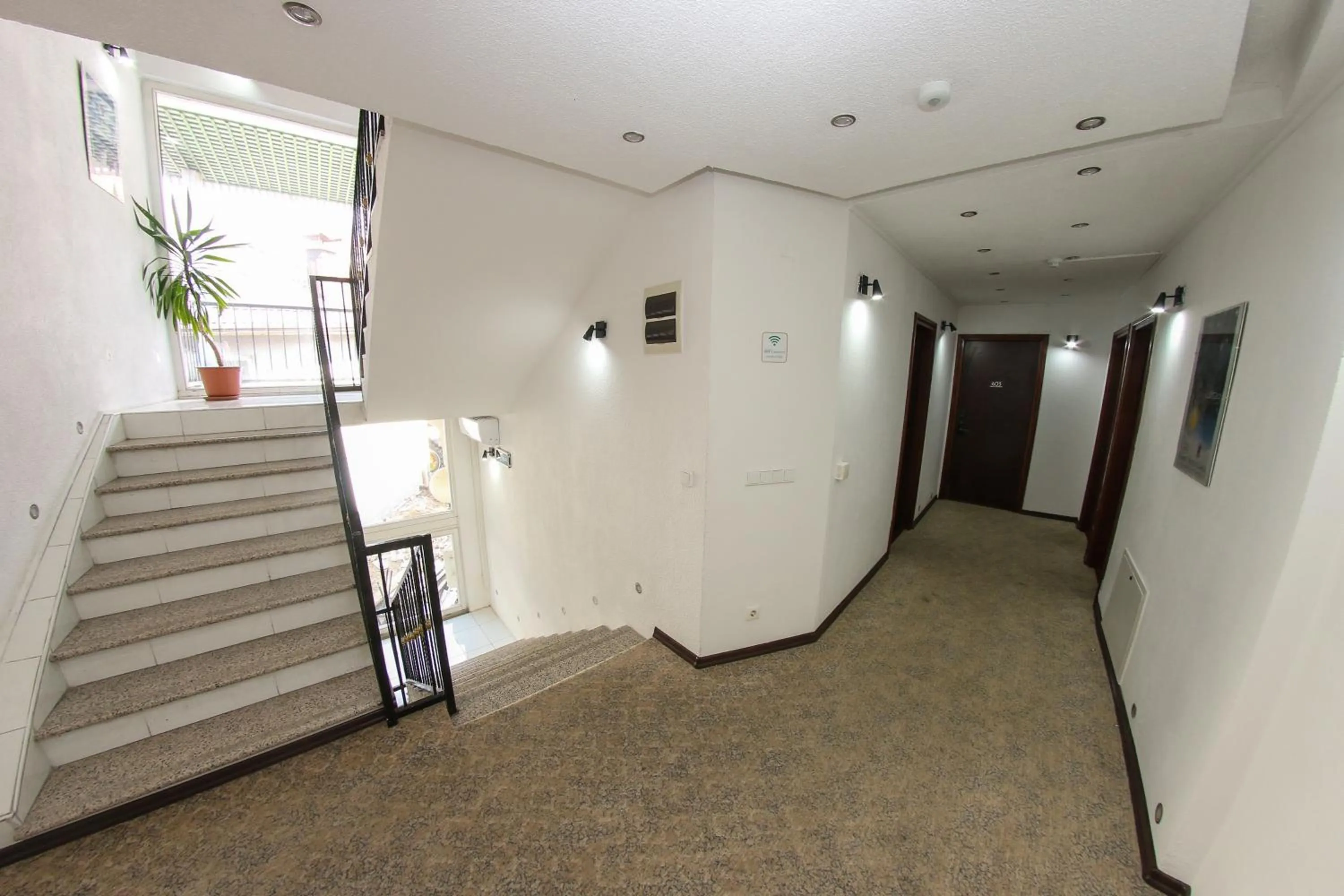 Property building in Hotel Hayat